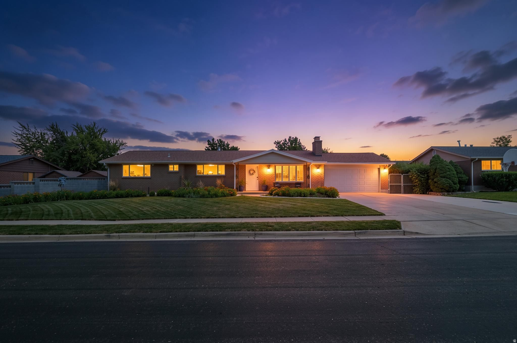 COLONY WEST #8 - Residential
