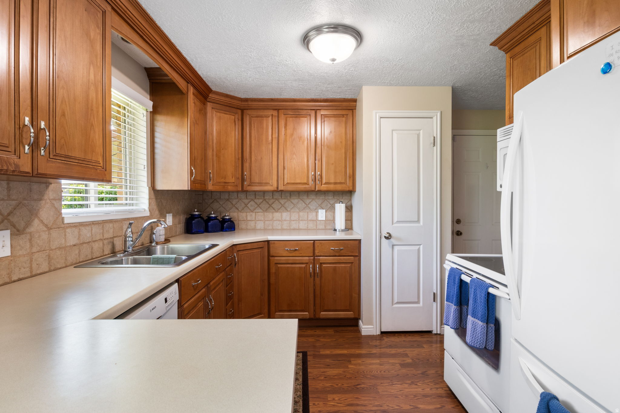 COLONY WEST #8 - Residential