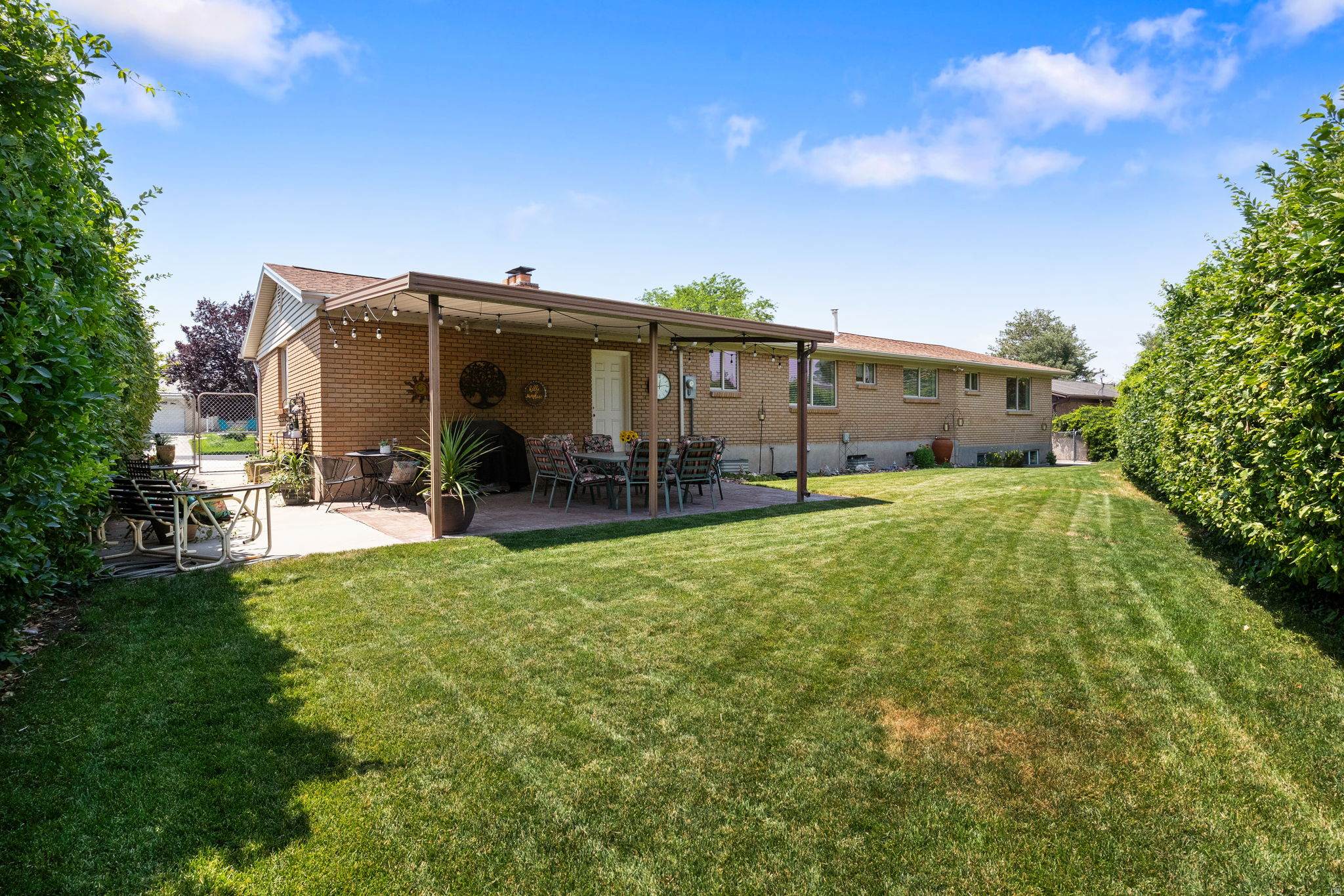COLONY WEST #8 - Residential