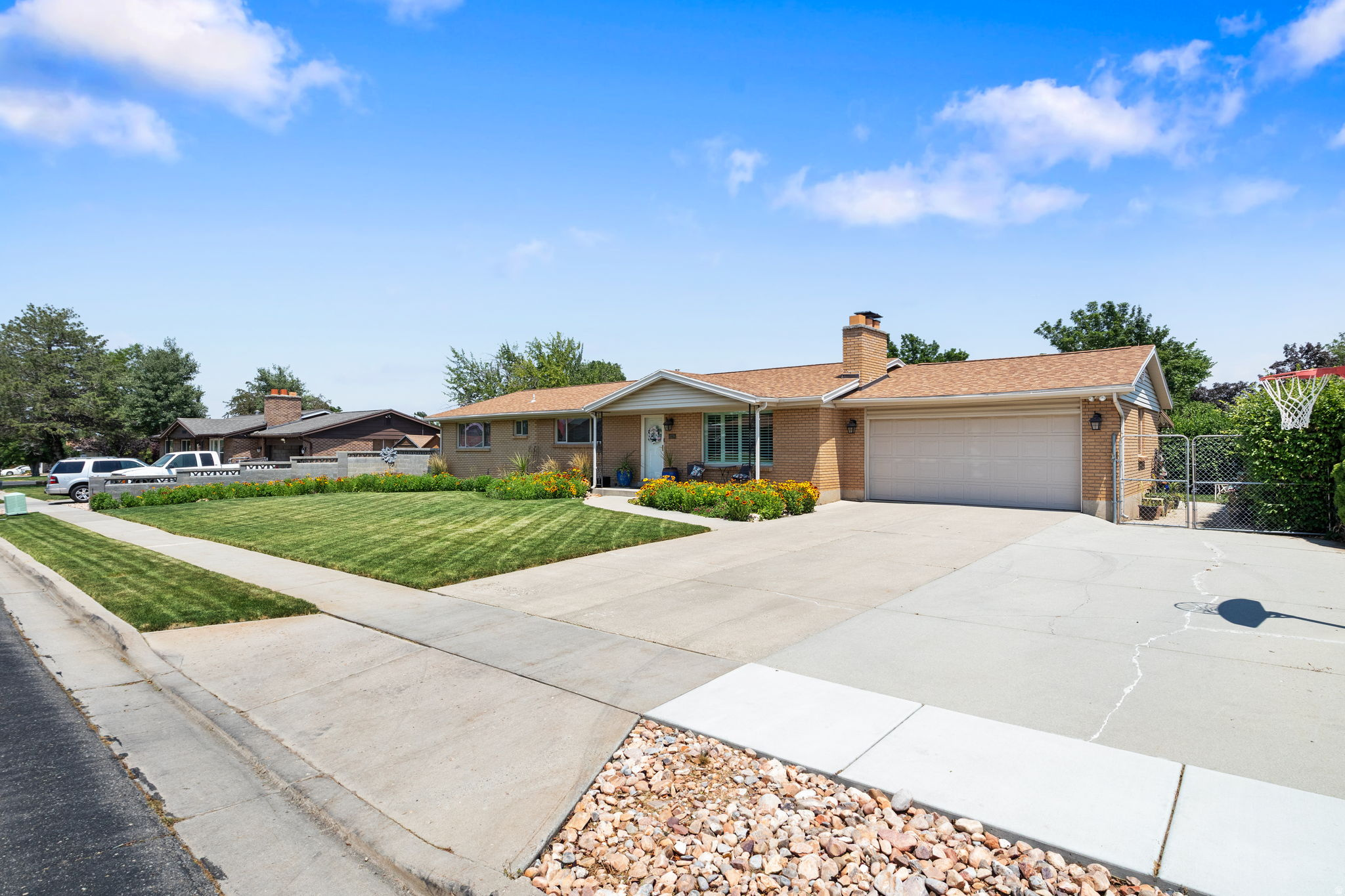 COLONY WEST #8 - Residential
