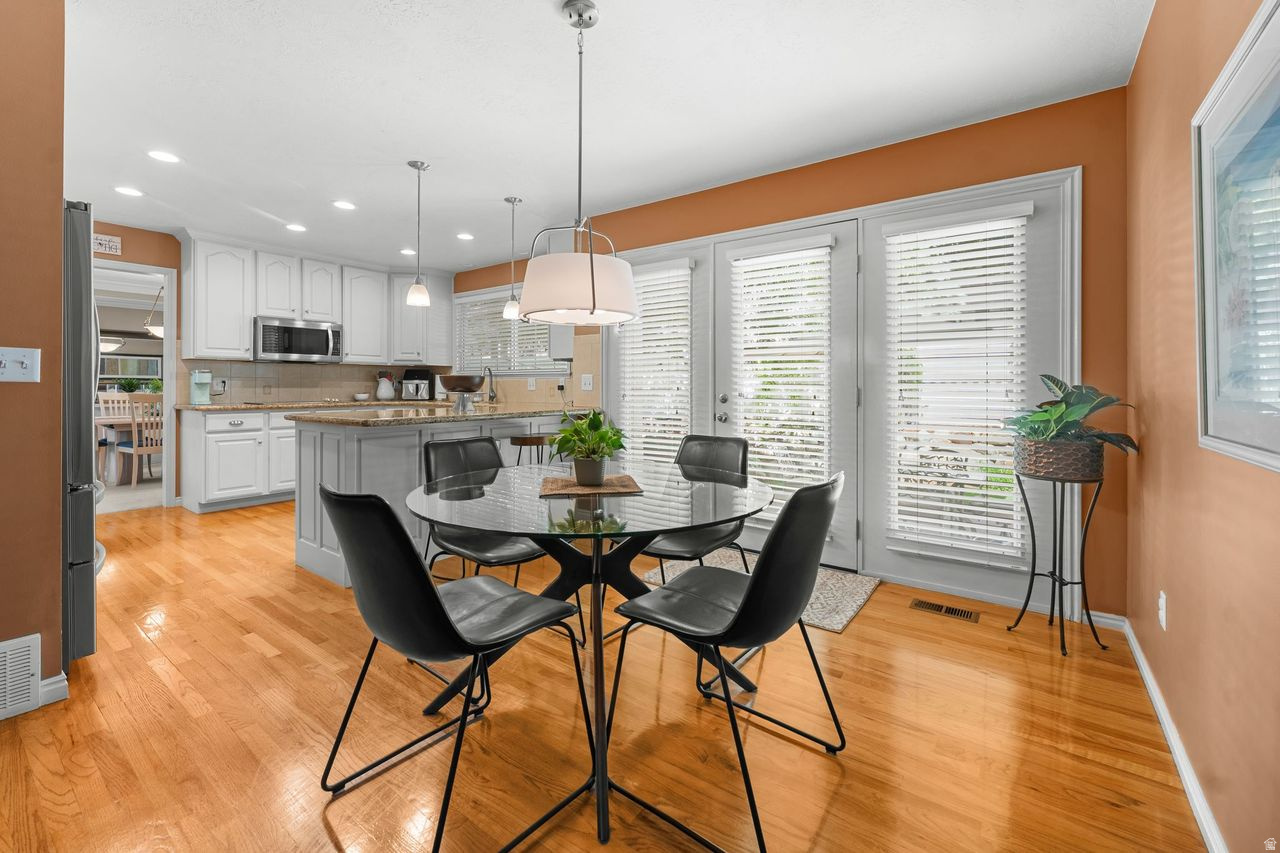 MILL HOLLOW - Residential