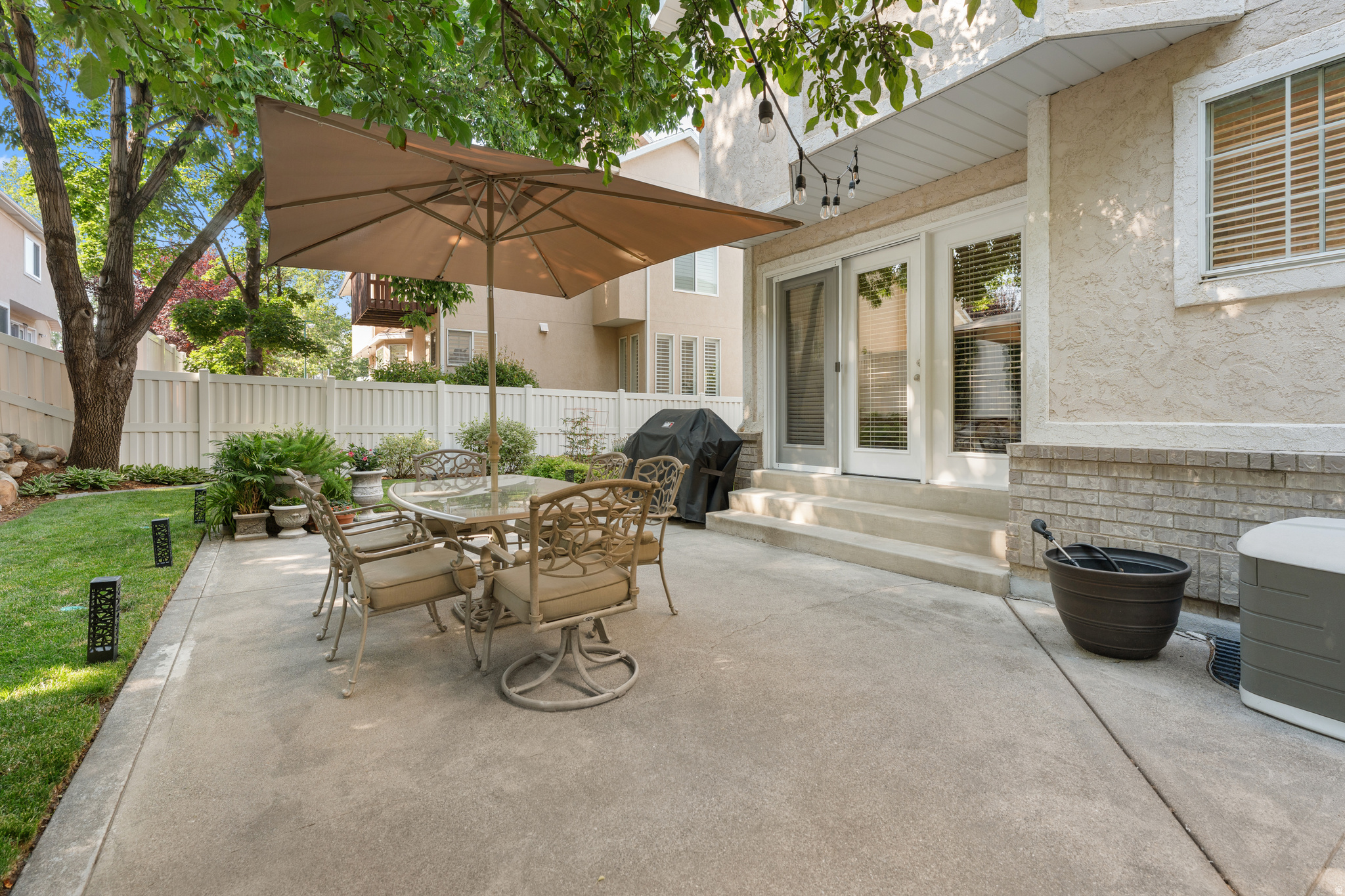 MILL HOLLOW - Residential