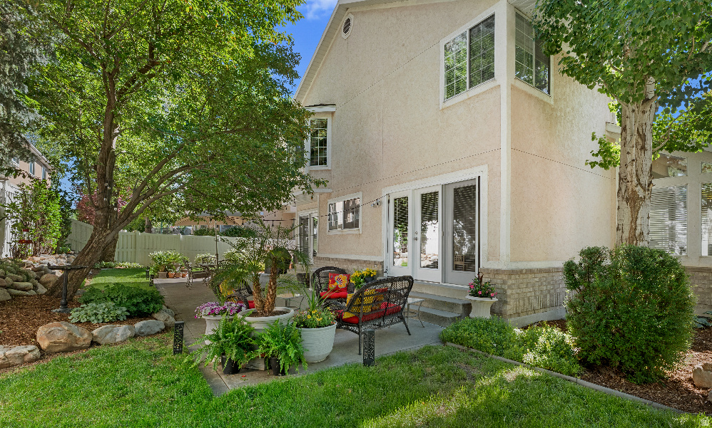 MILL HOLLOW - Residential