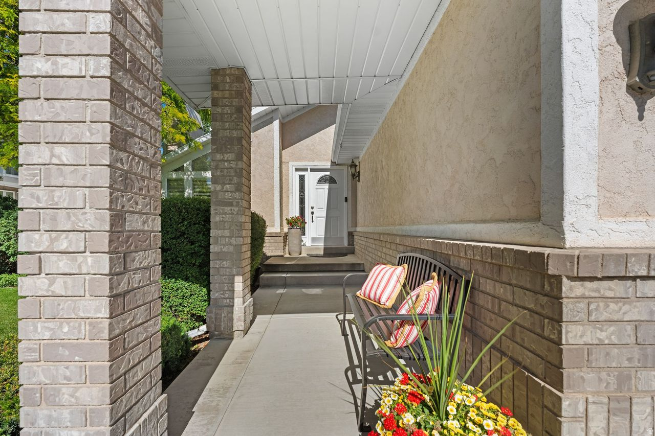MILL HOLLOW - Residential