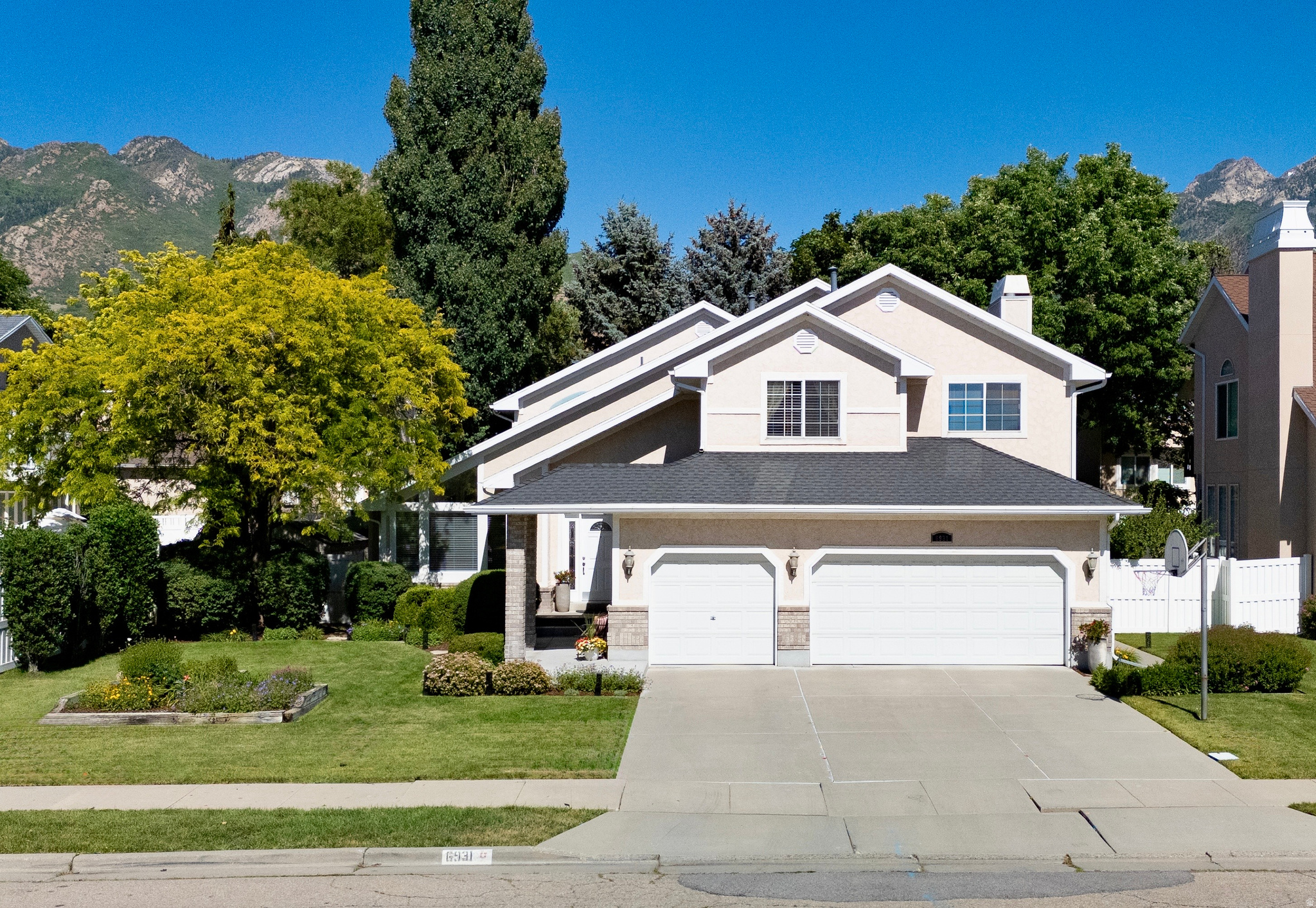 MILL HOLLOW - Residential