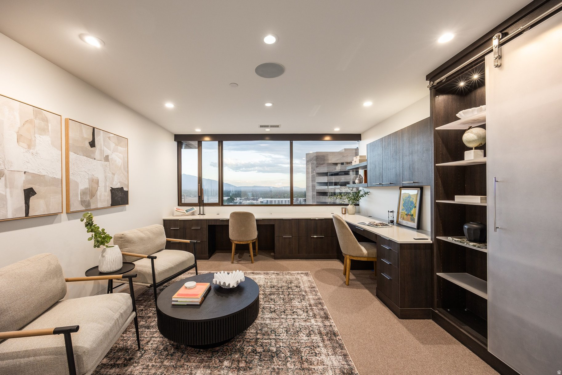 GOVERNORS PLAZA - Residential