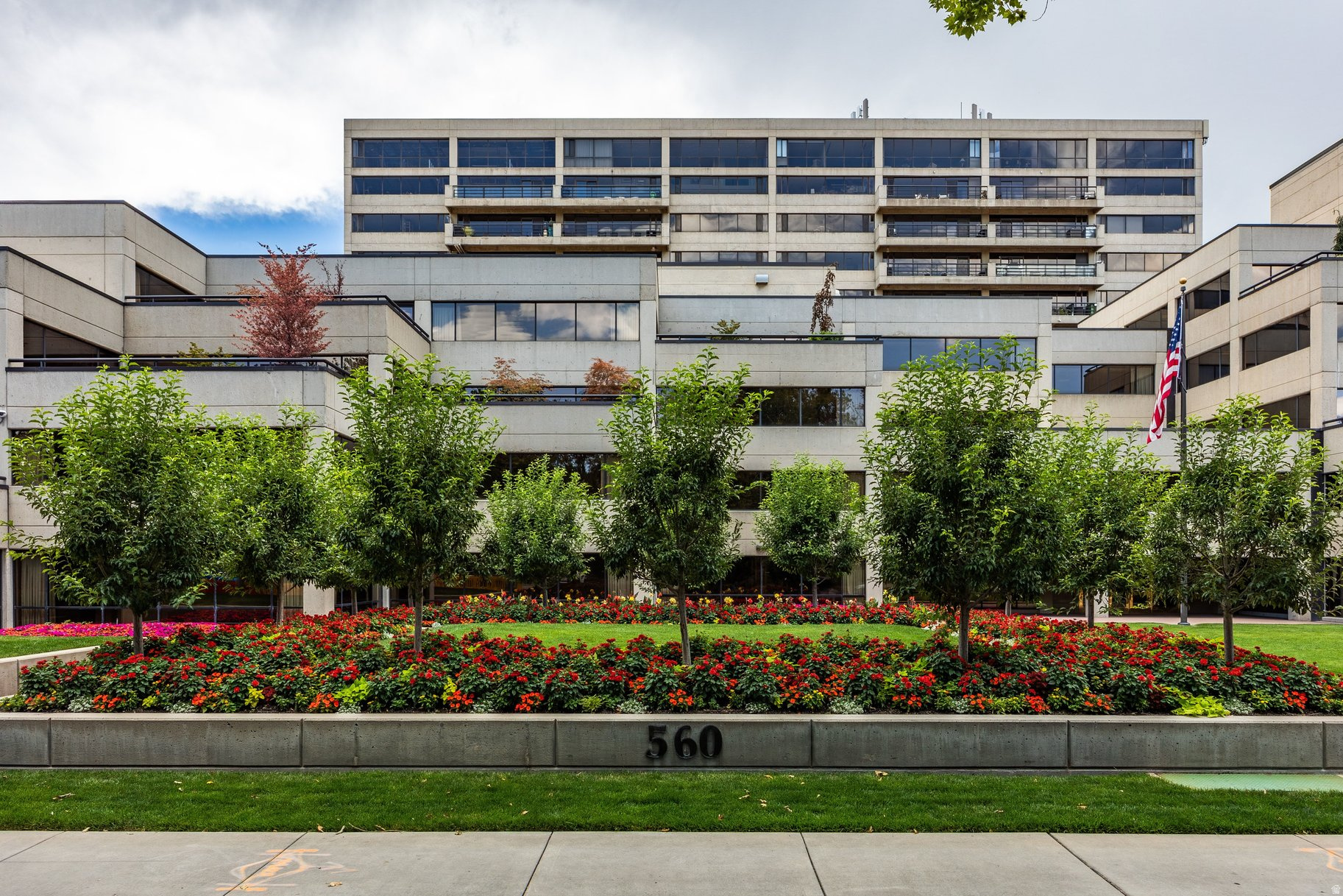 GOVERNORS PLAZA - Residential