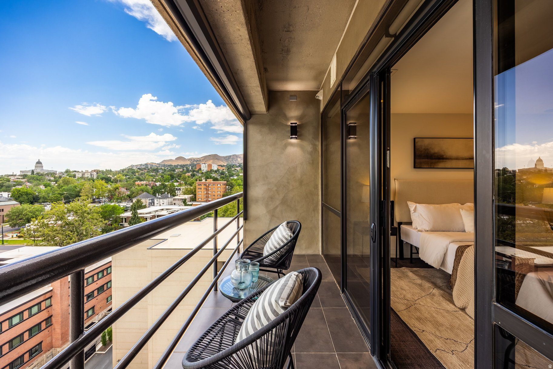 GOVERNORS PLAZA - Residential