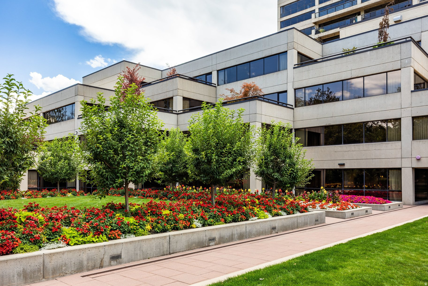 GOVERNORS PLAZA - Residential