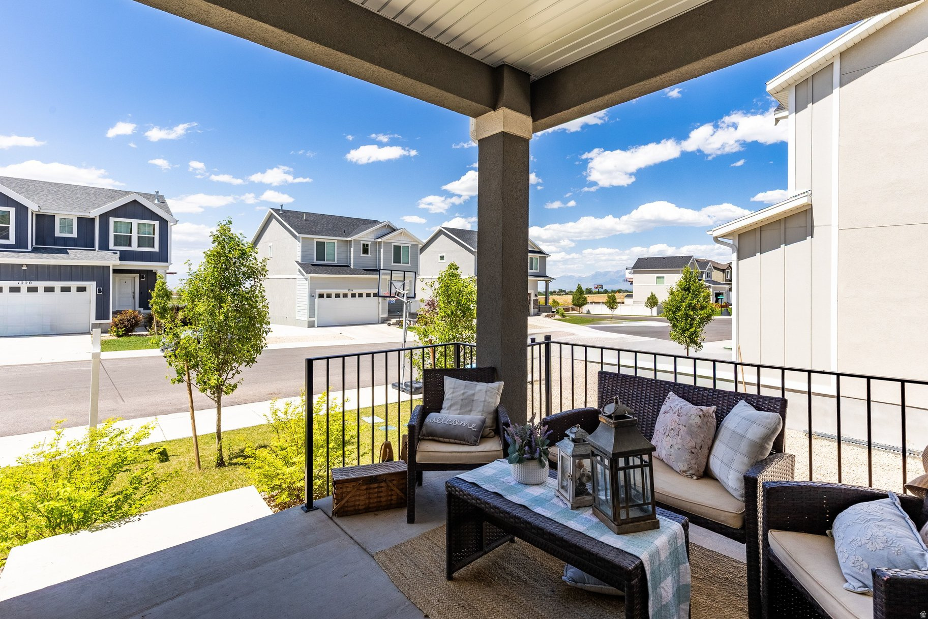 FOOTHILL VILLAGE - Residential