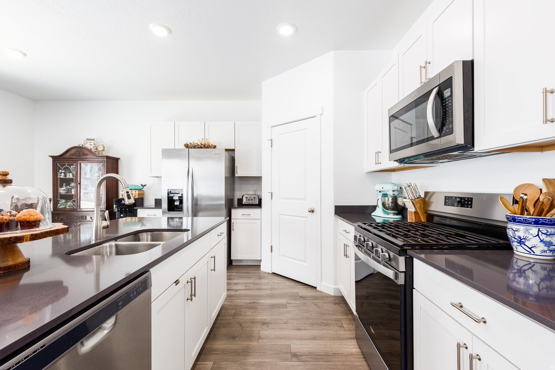 FOOTHILL VILLAGE - Residential