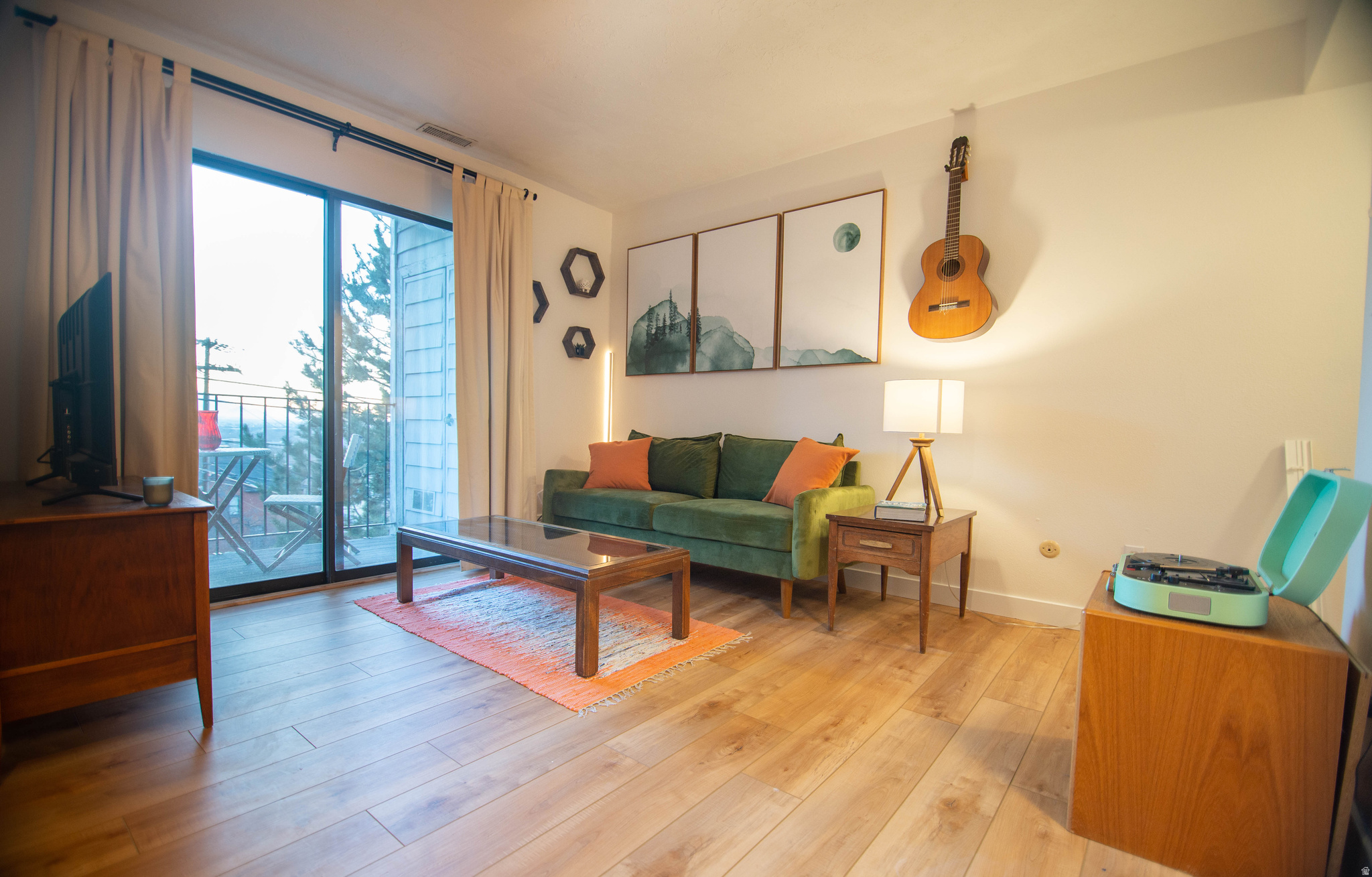 CAPITOL - Residential