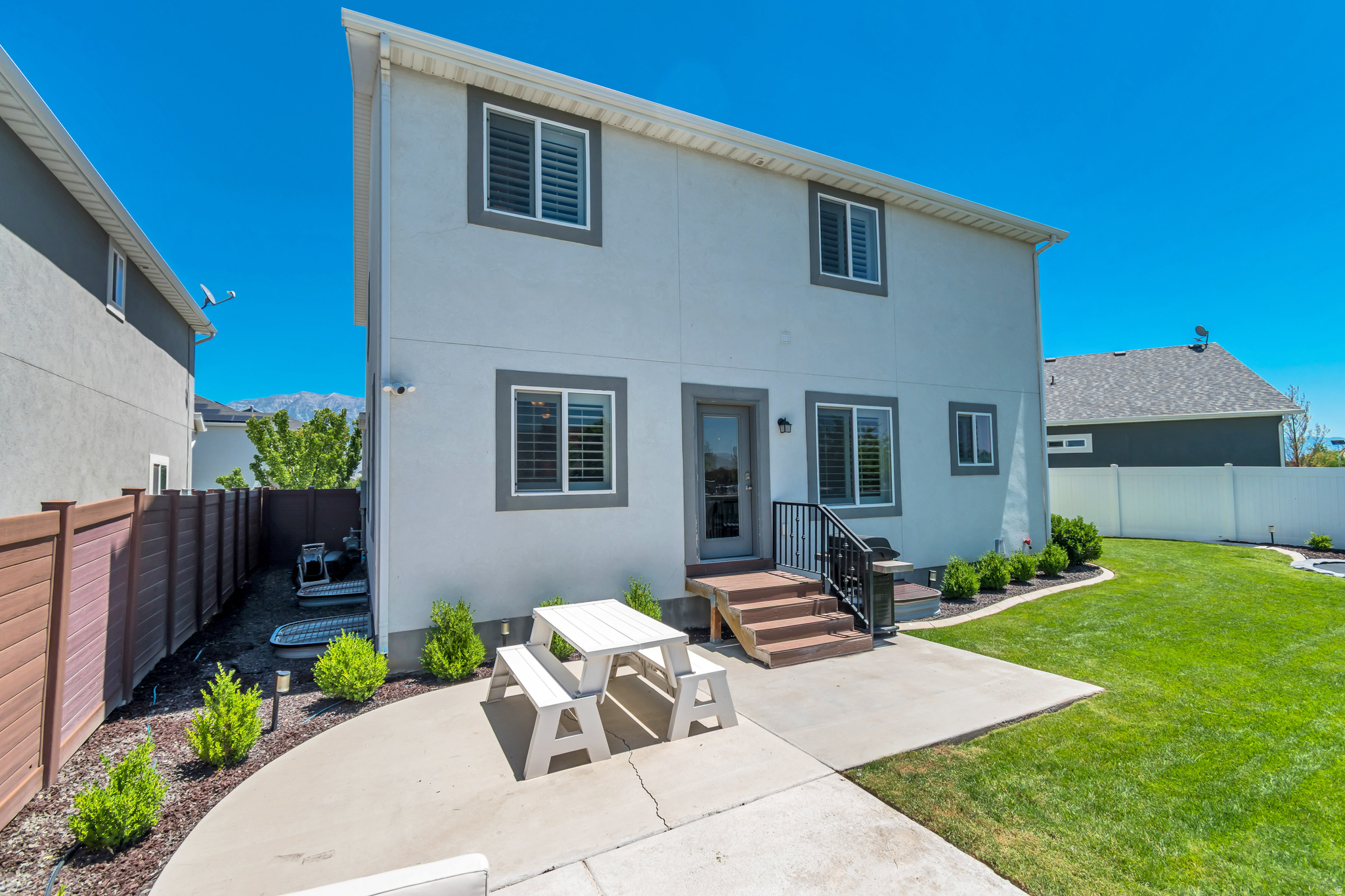 CASCADE AT WATERS EDGE - Residential