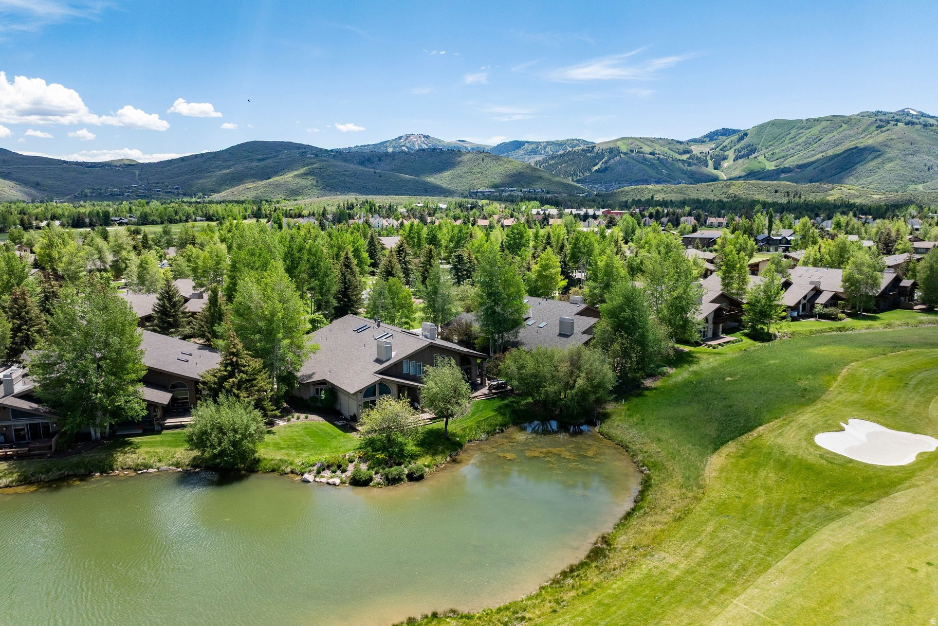 FOUR LAKES VILLAGE - Residential