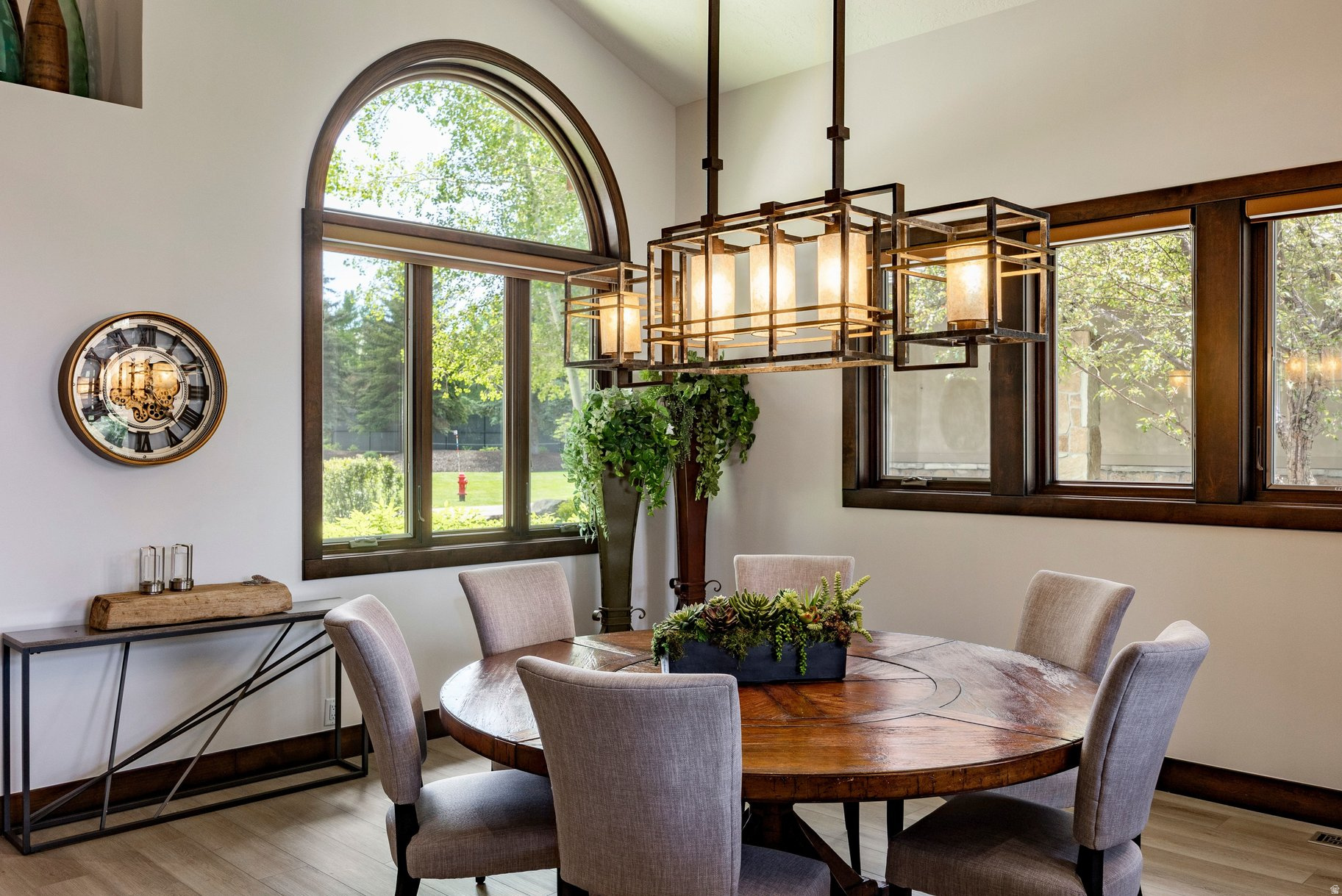 FOUR LAKES VILLAGE - Residential