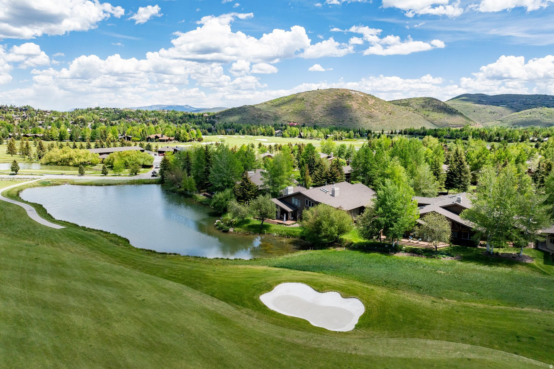 FOUR LAKES VILLAGE - Residential