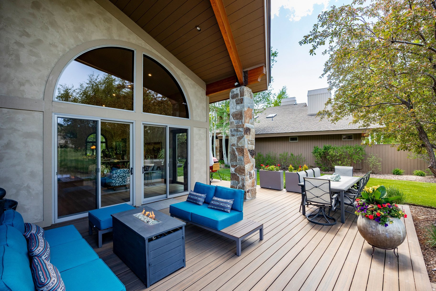 FOUR LAKES VILLAGE - Residential