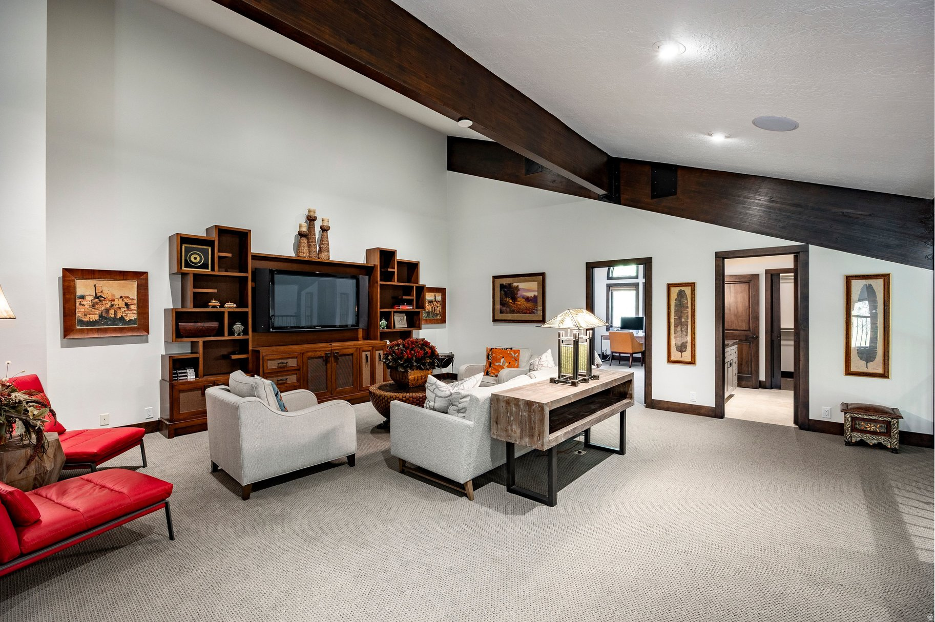 FOUR LAKES VILLAGE - Residential