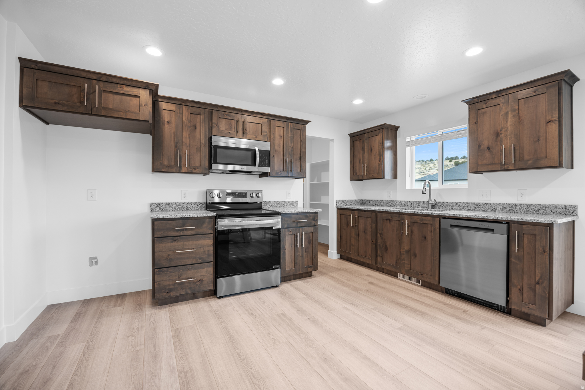 SUMMIT RIDGE THE HILLS - Residential