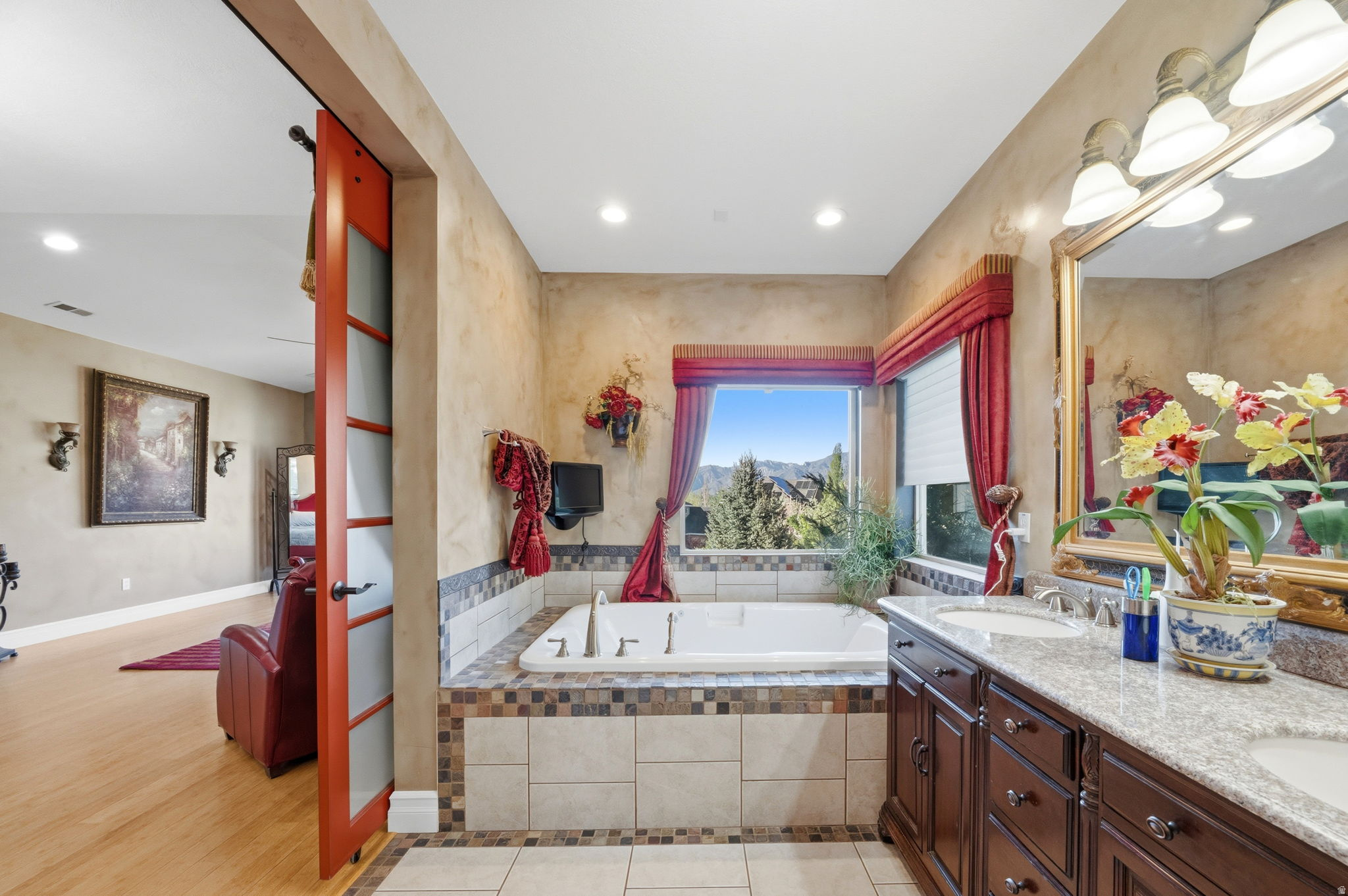 SOUTH MOUNTAIN - Residential