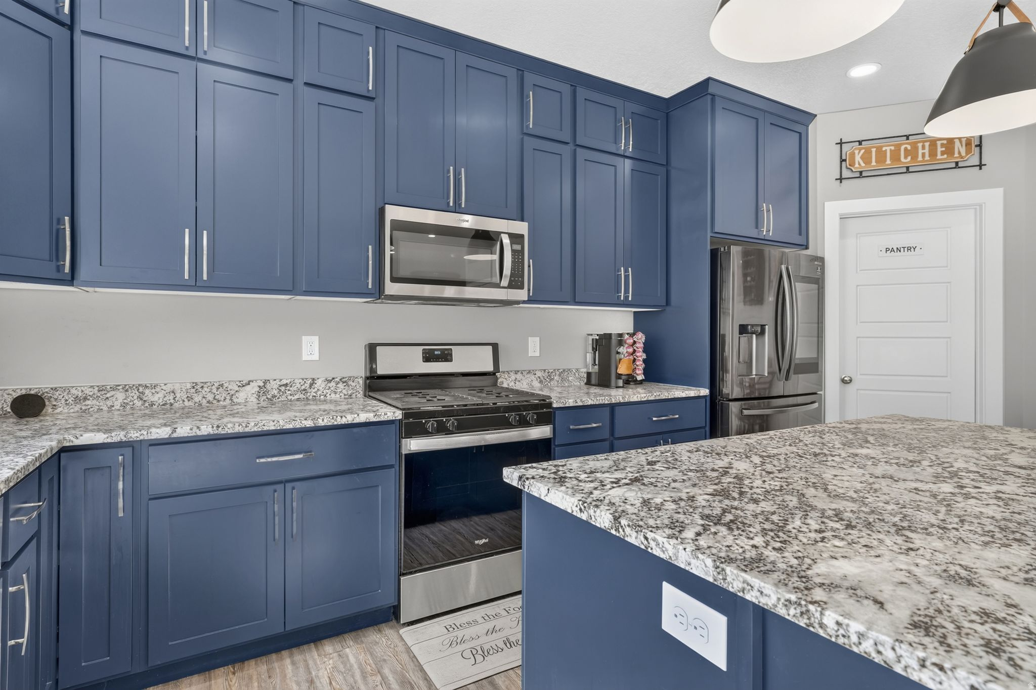 EAGLE POINT - Residential