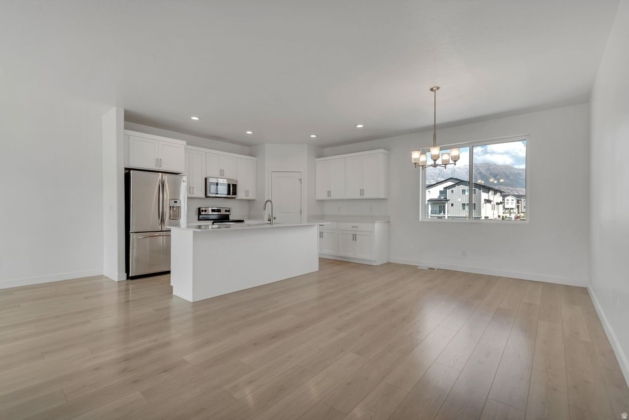 LAKESHORE LANDING - Residential