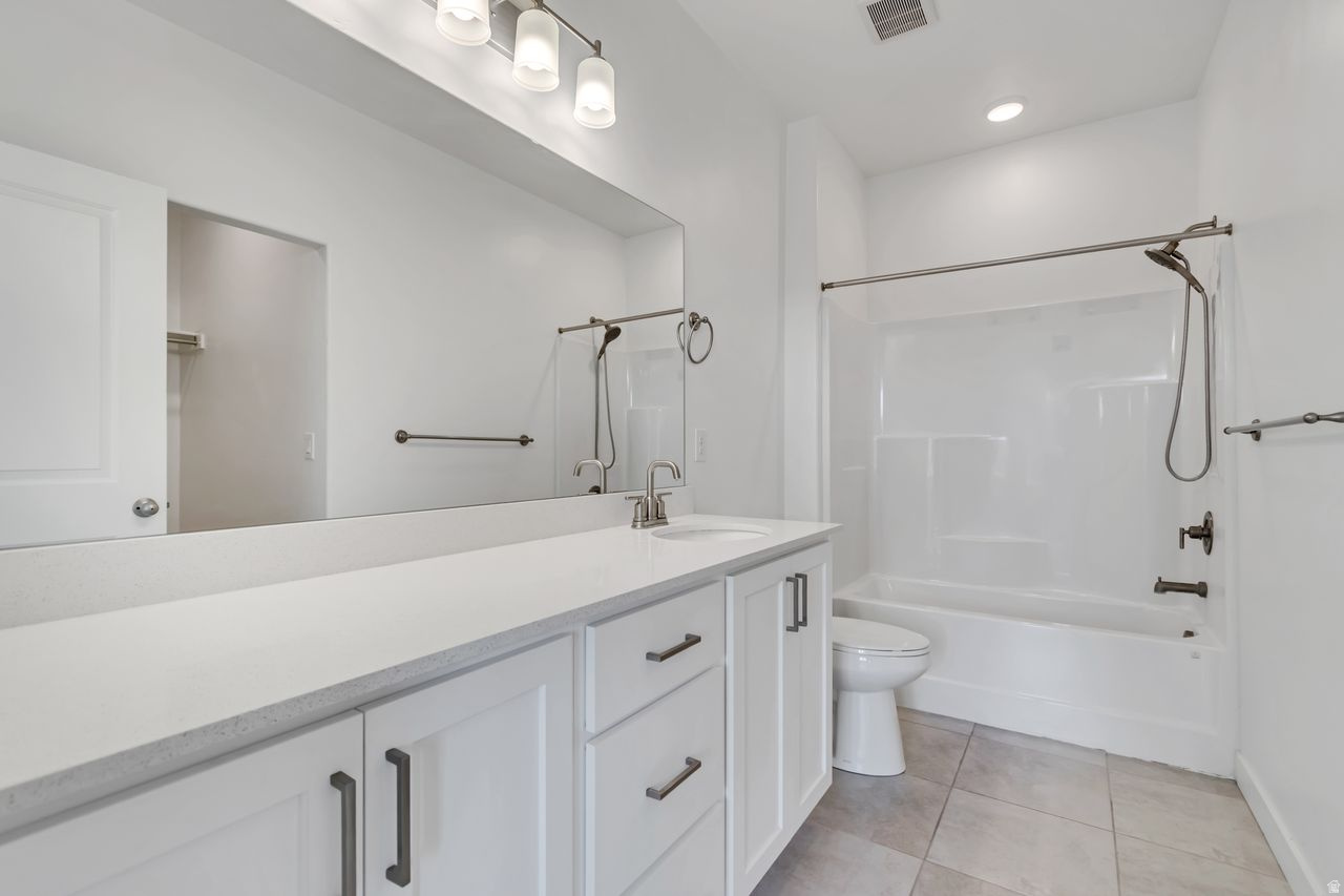 LAKESHORE LANDING - Residential