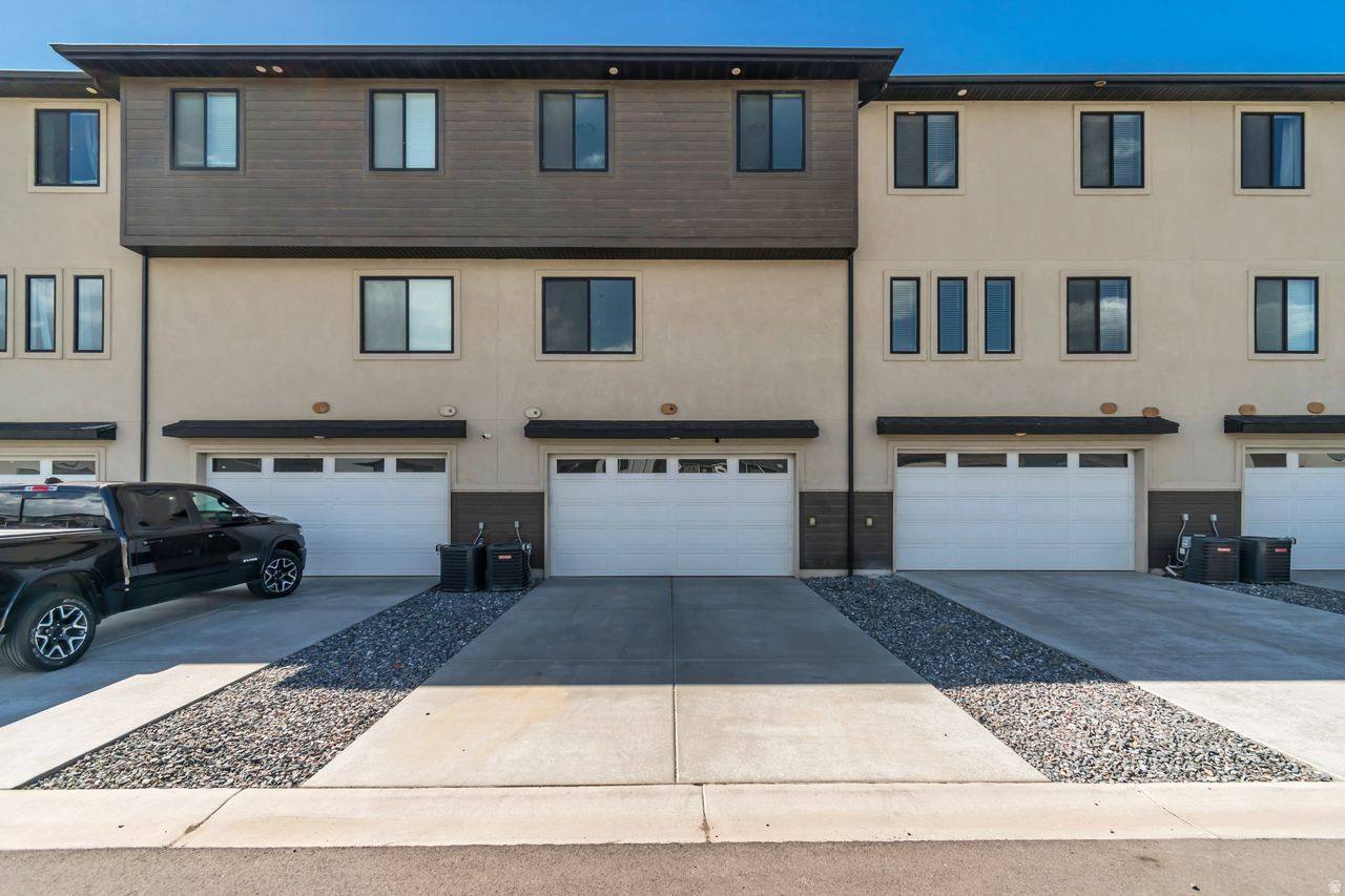 LAKESHORE LANDING - Residential