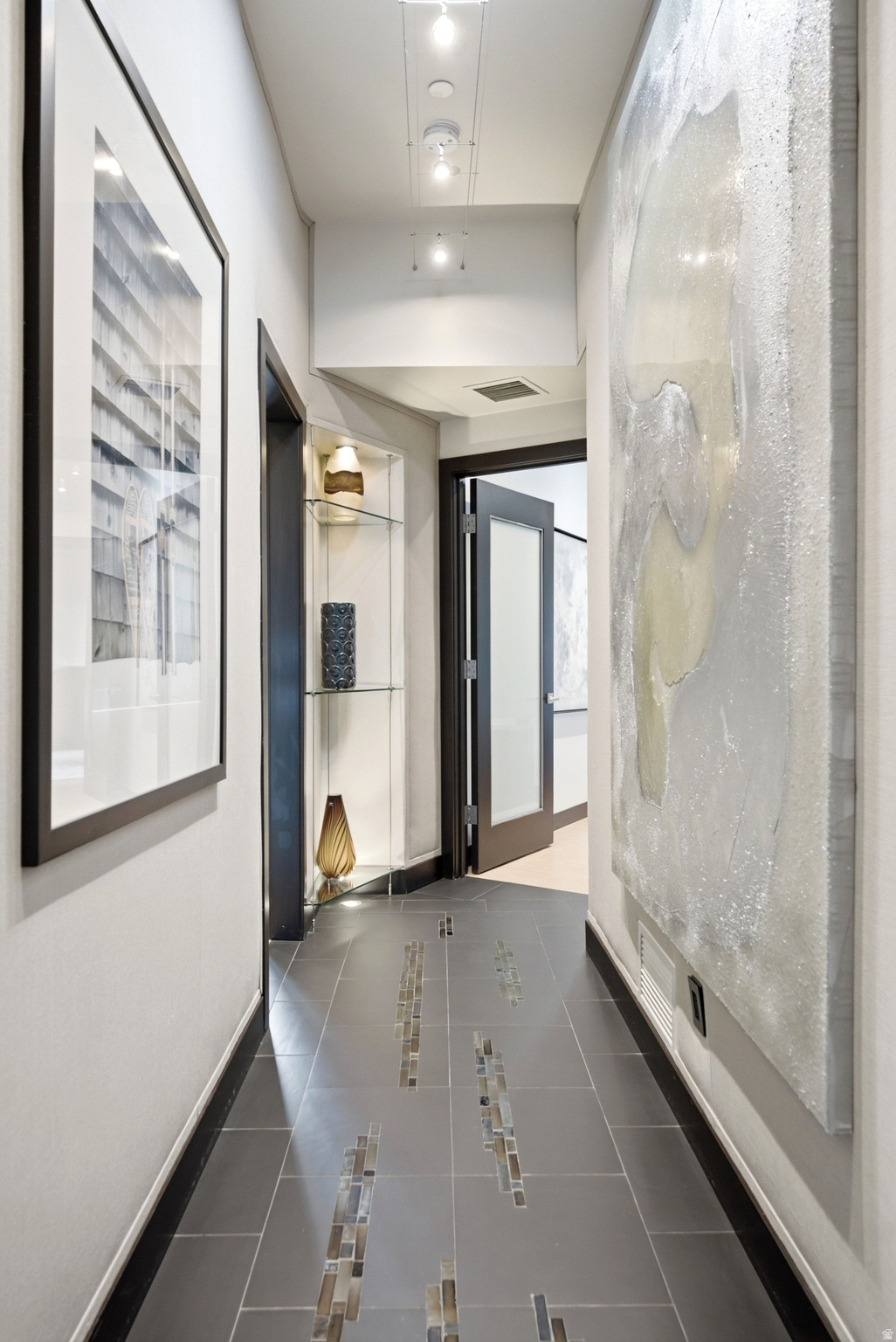ROYAL PLAZA - Residential