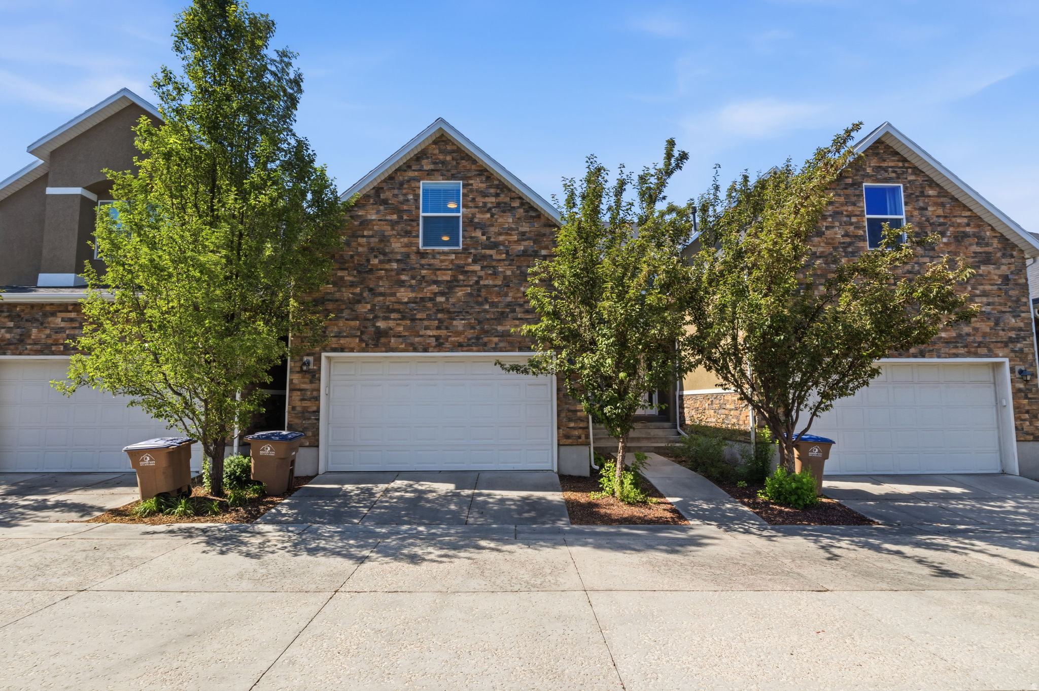 Spacious 4-bedroom townhome featuring a newly finished basement and a 2-car garage! Enjoy a flexible floor plan with plenty of living space, all in a convenient location close to shopping, dining, and everyday amenities. With no rental restrictions, this property offers excellent potential for both homeowners and investors. Square footage figures are provided as a courtesy estimate only and were obtained from County Records. Buyer is advised to obtain an independent measurement.