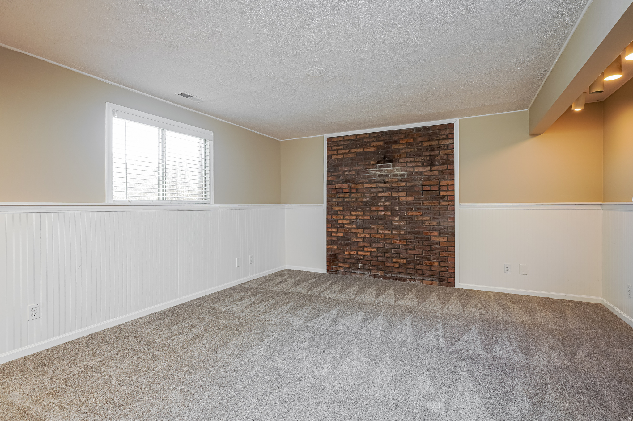 MELANIE ACRES - Residential