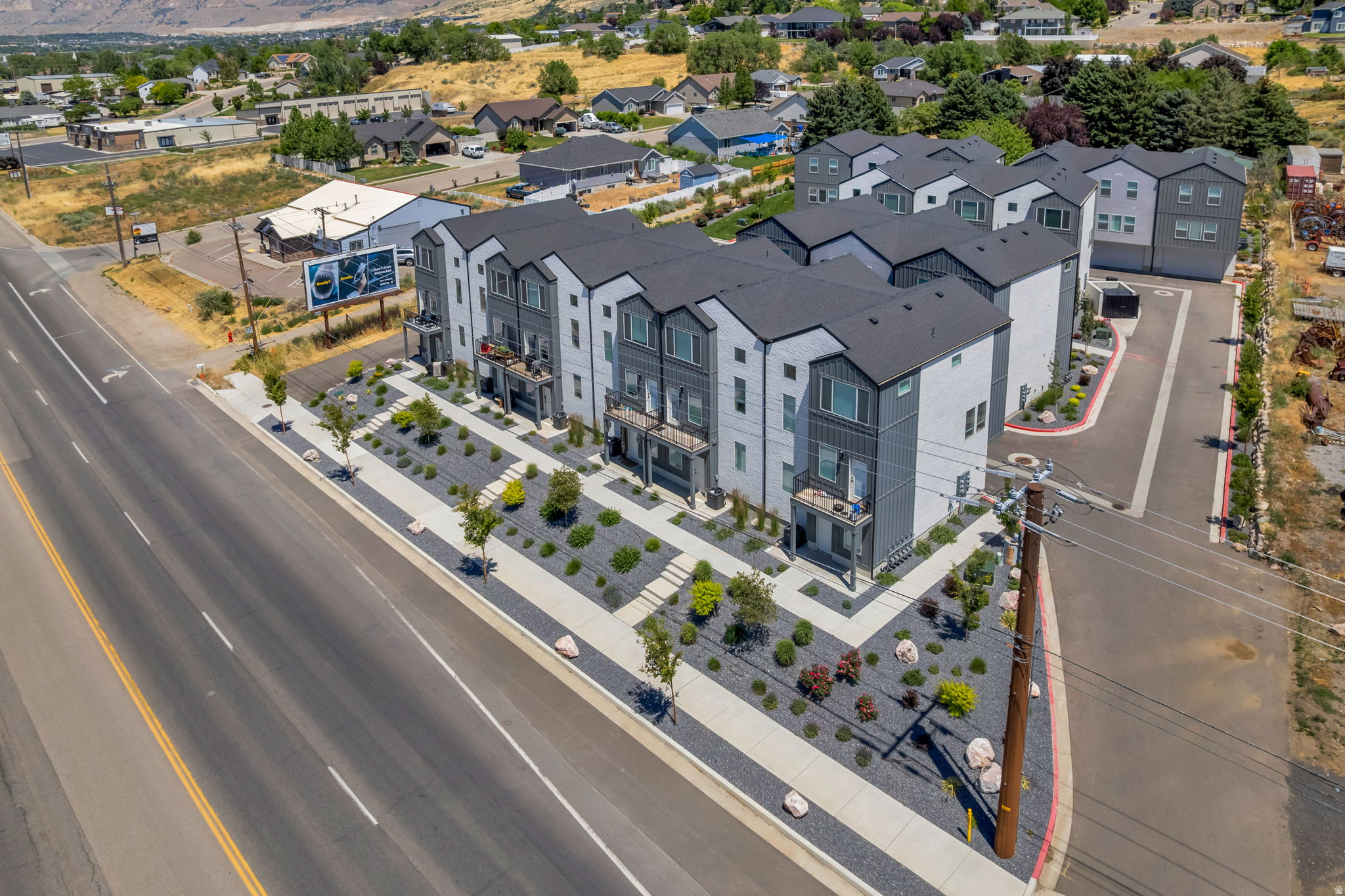 LAKE POINTE - Residential