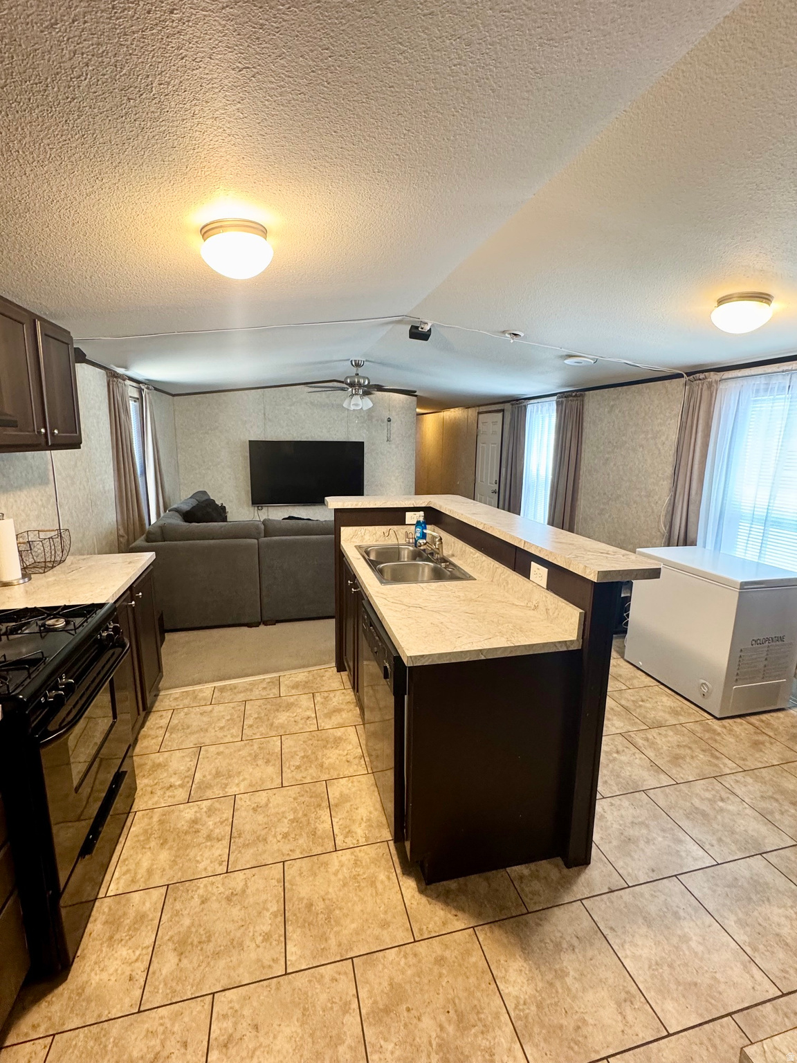 OVERPASS POINT - Residential