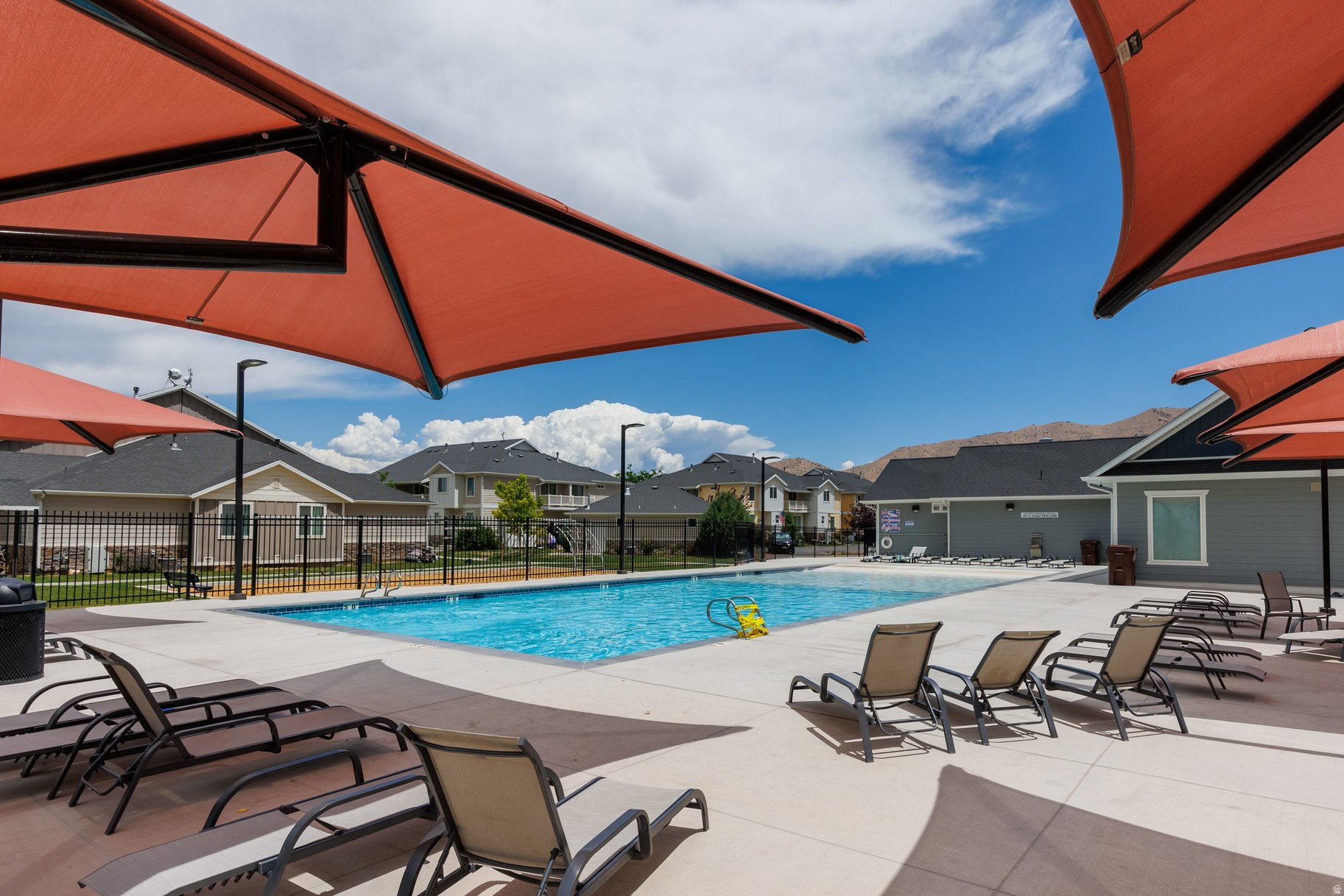 EAGLE POINT - Residential