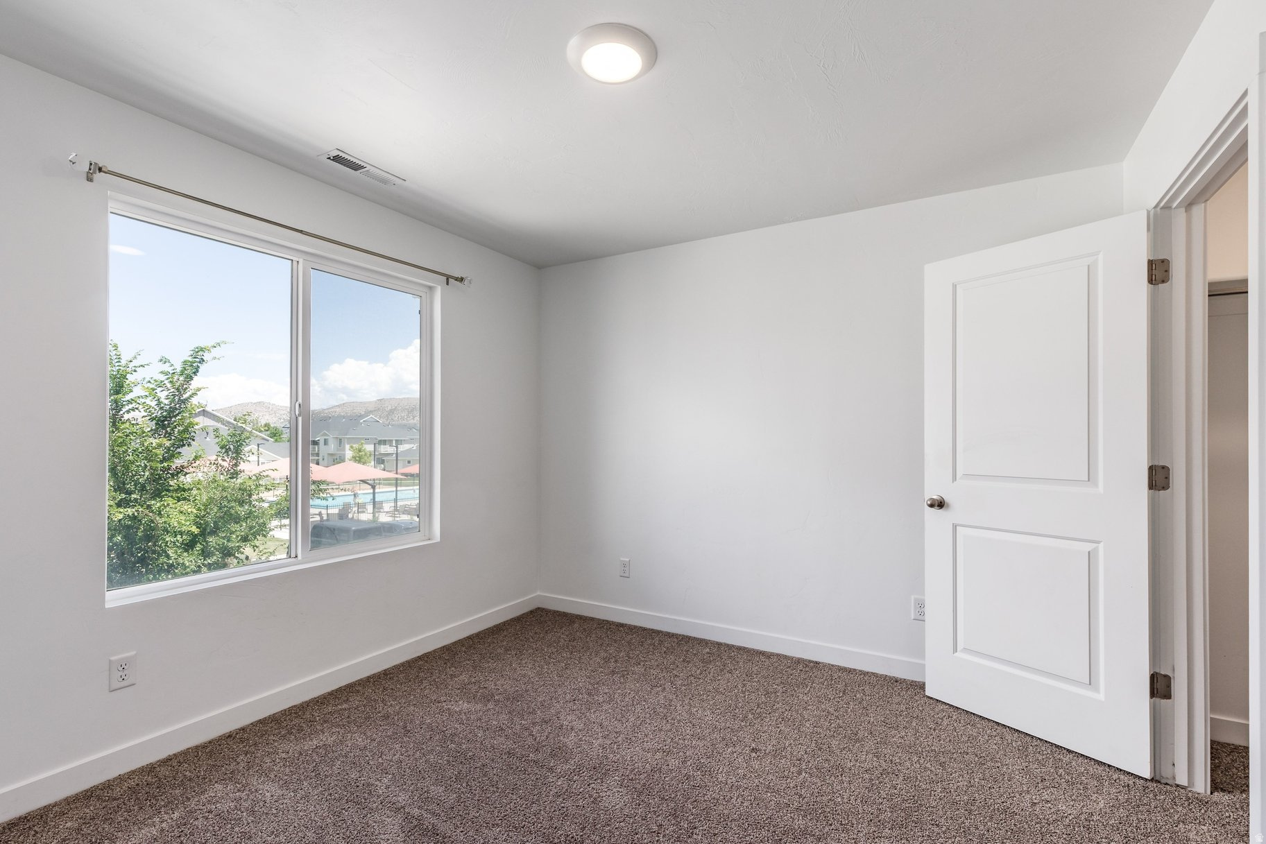 EAGLE POINT - Residential