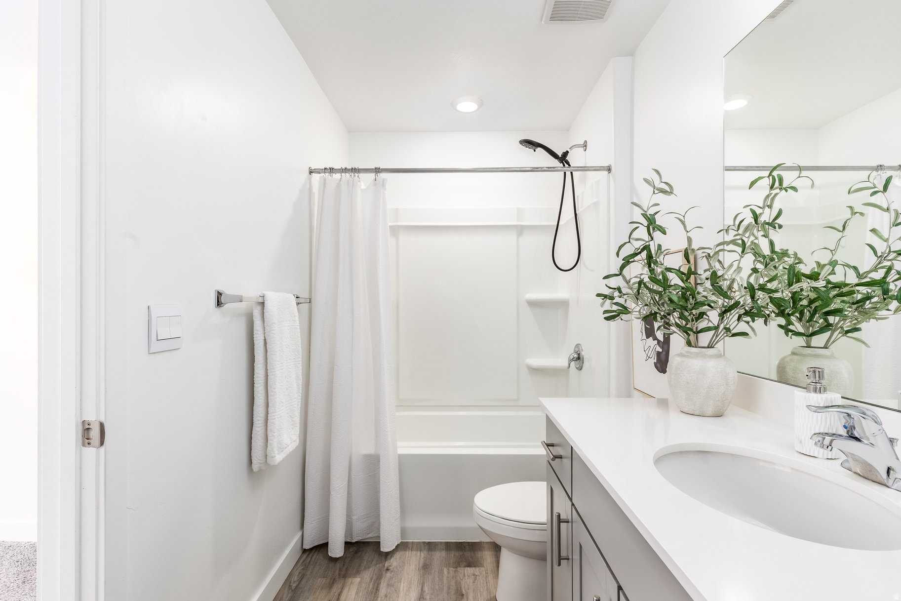 EAGLE POINT - Residential