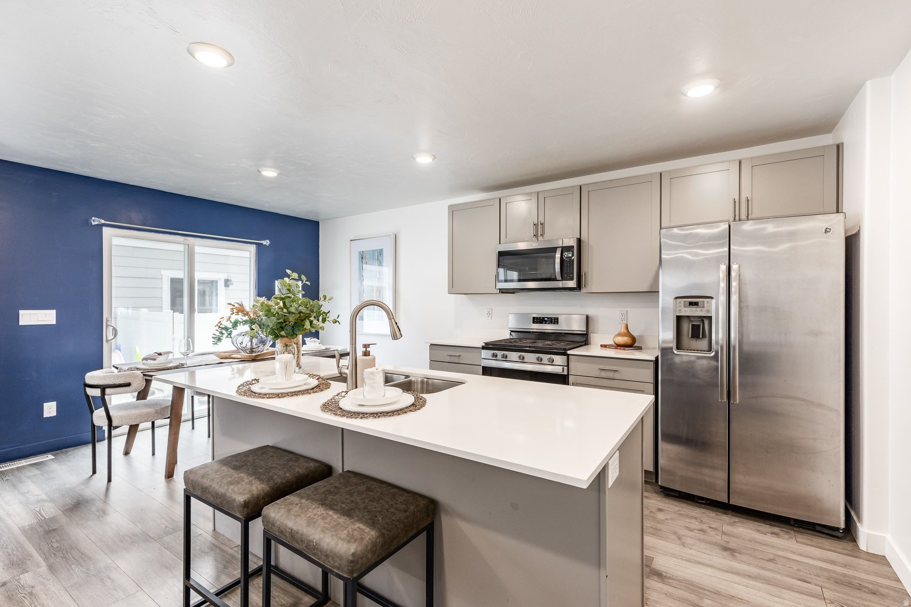 EAGLE POINT - Residential