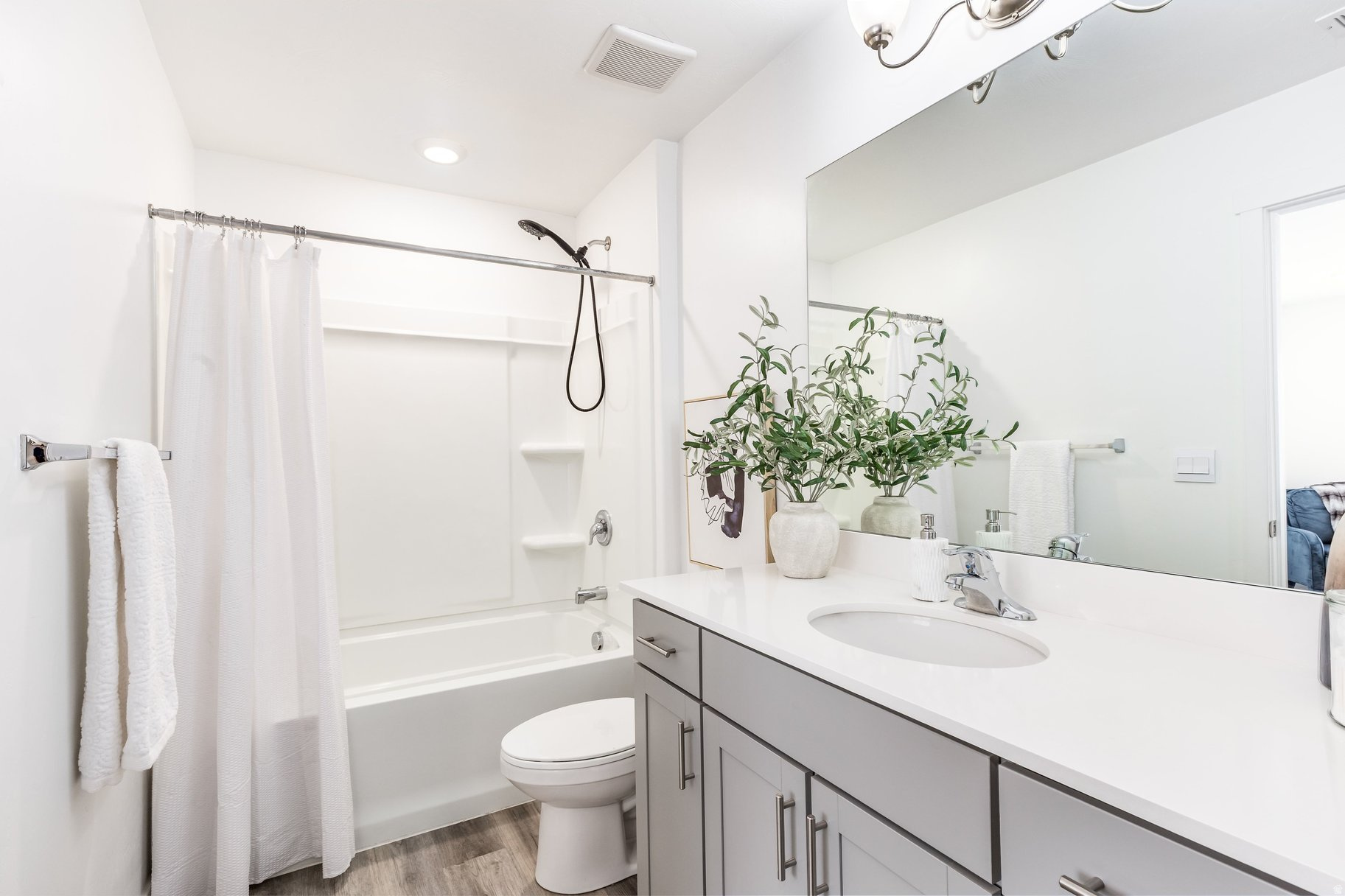 EAGLE POINT - Residential
