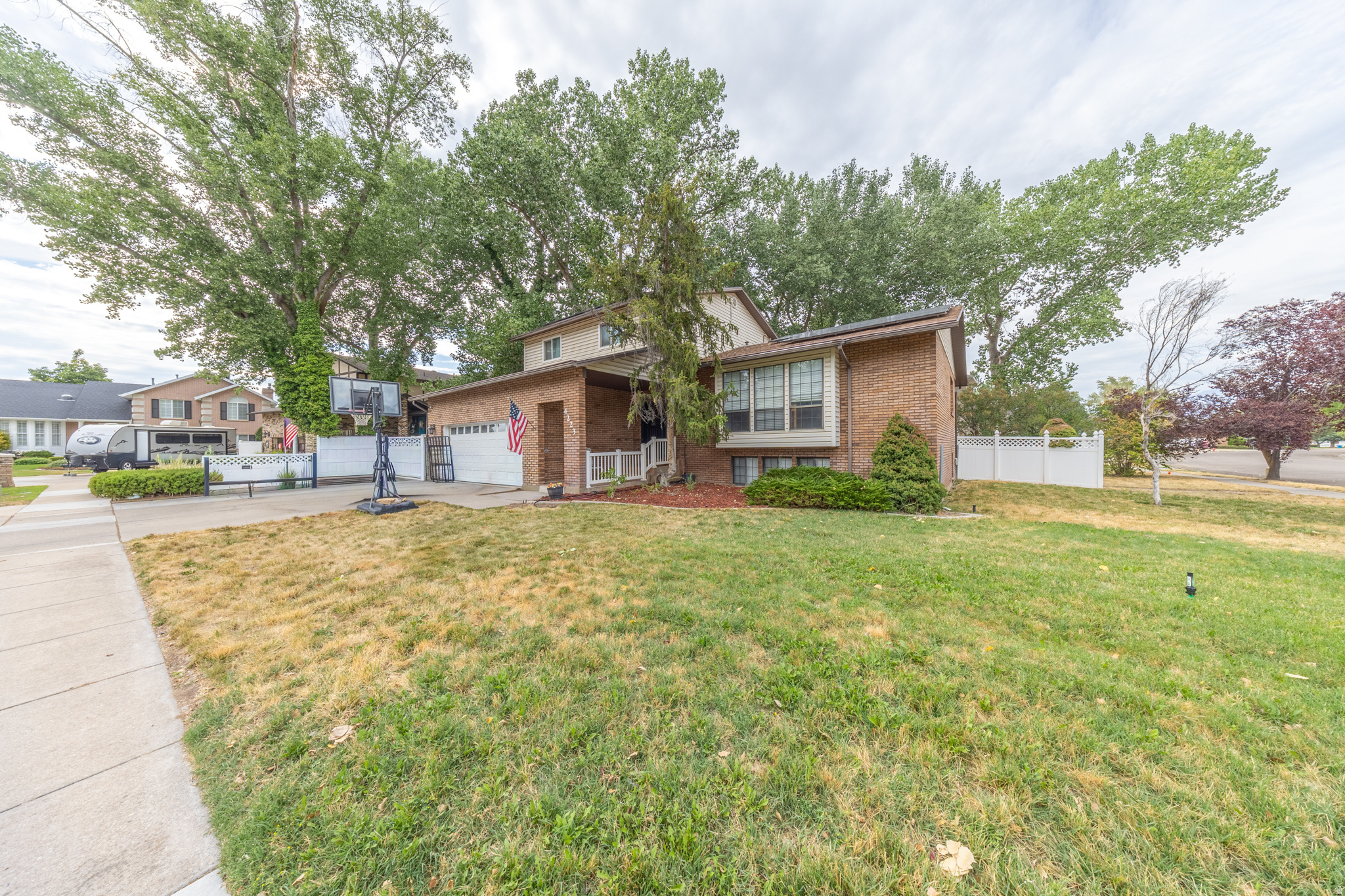 RIVER VALLEY - Residential