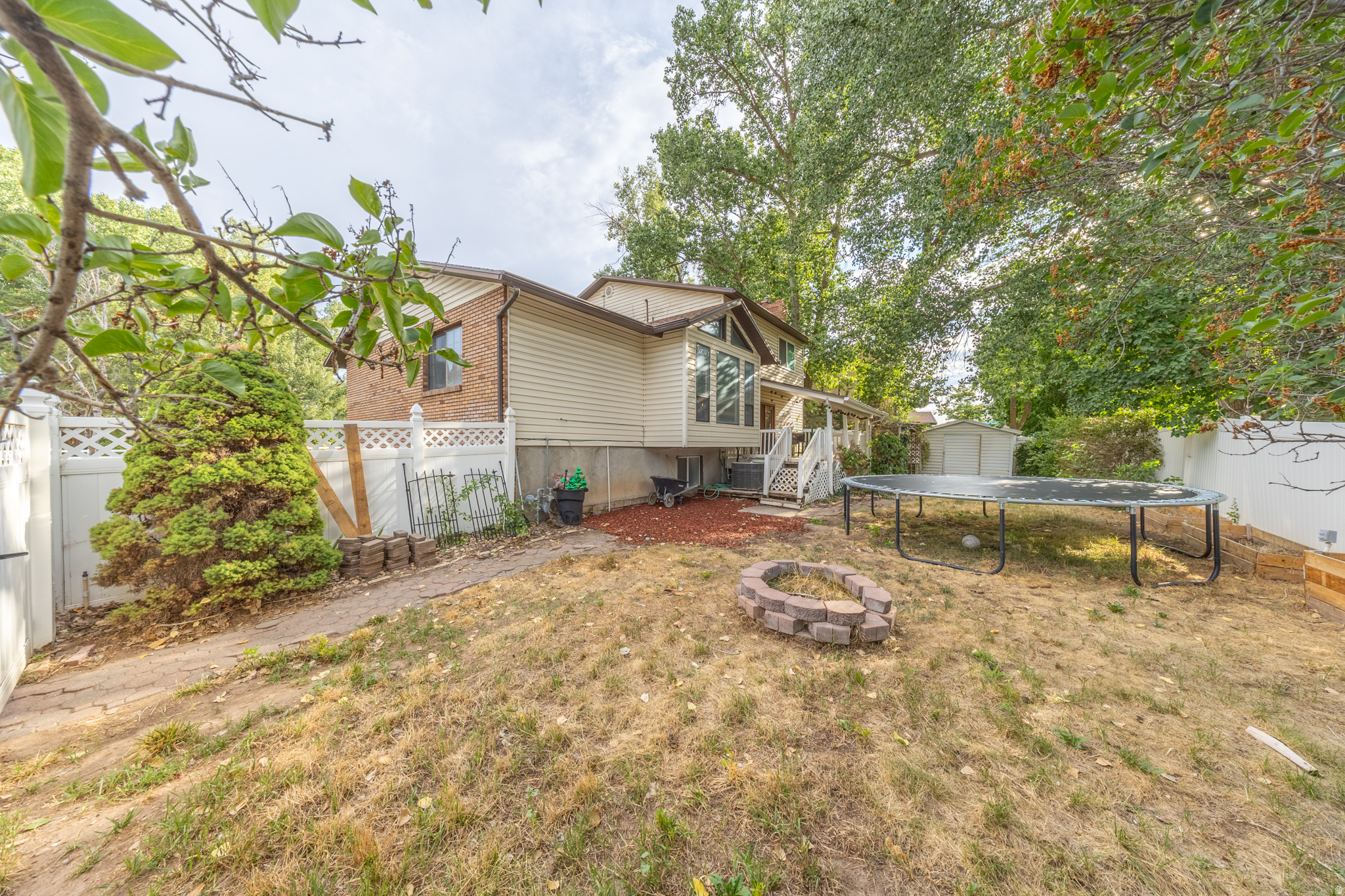 RIVER VALLEY - Residential
