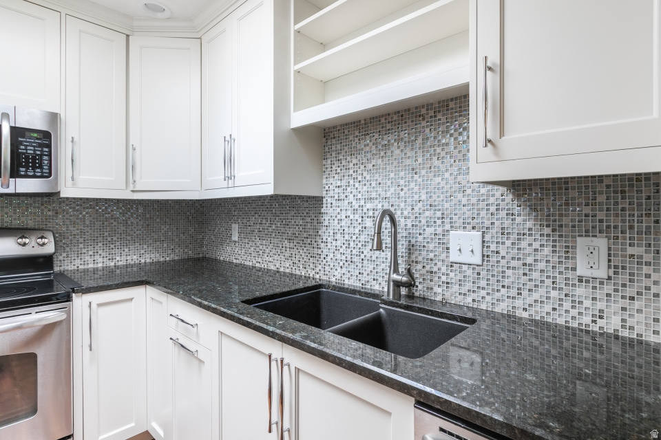 HALLS 5TH AVE CONDM - Residential