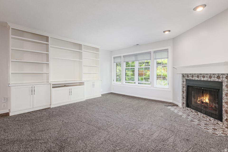 HALLS 5TH AVE CONDM - Residential