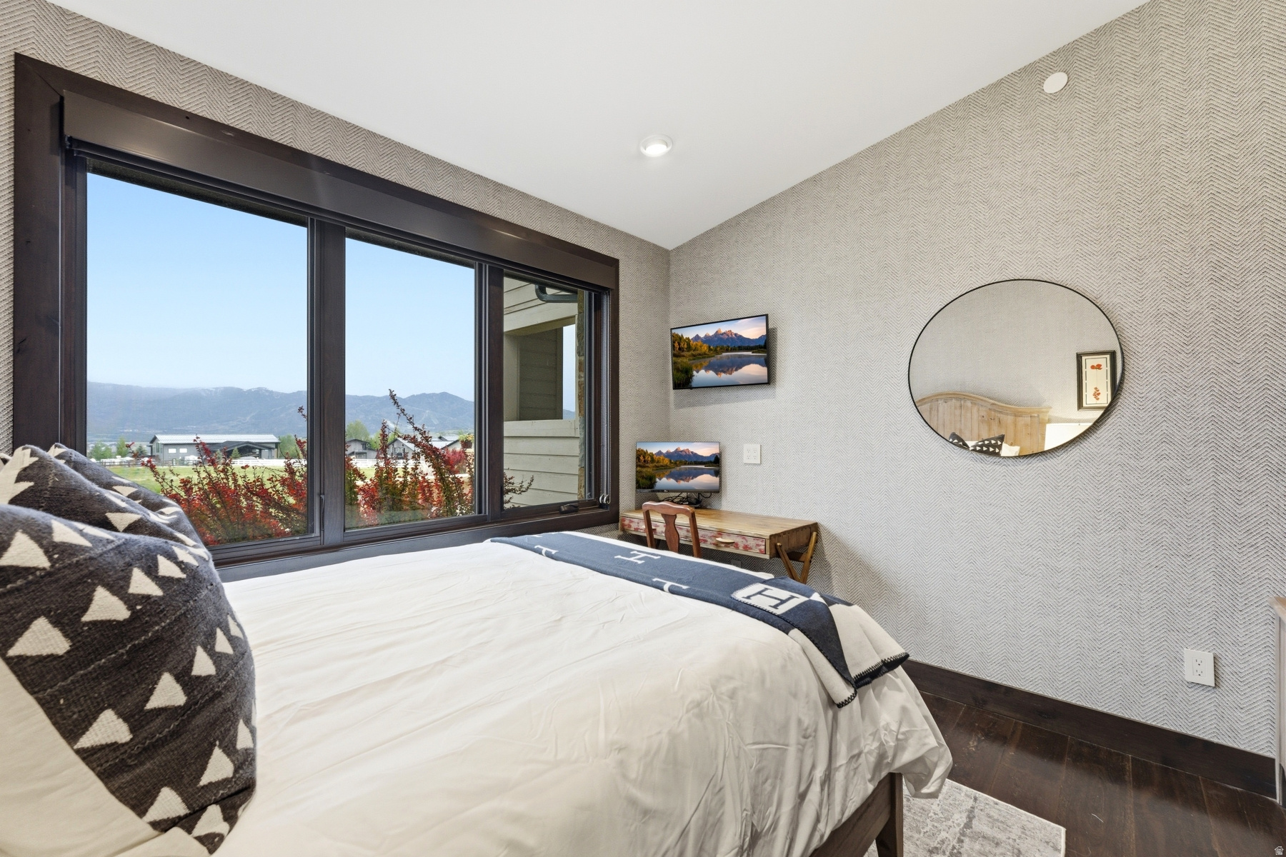 SILVER CREEK ESTATES - Residential