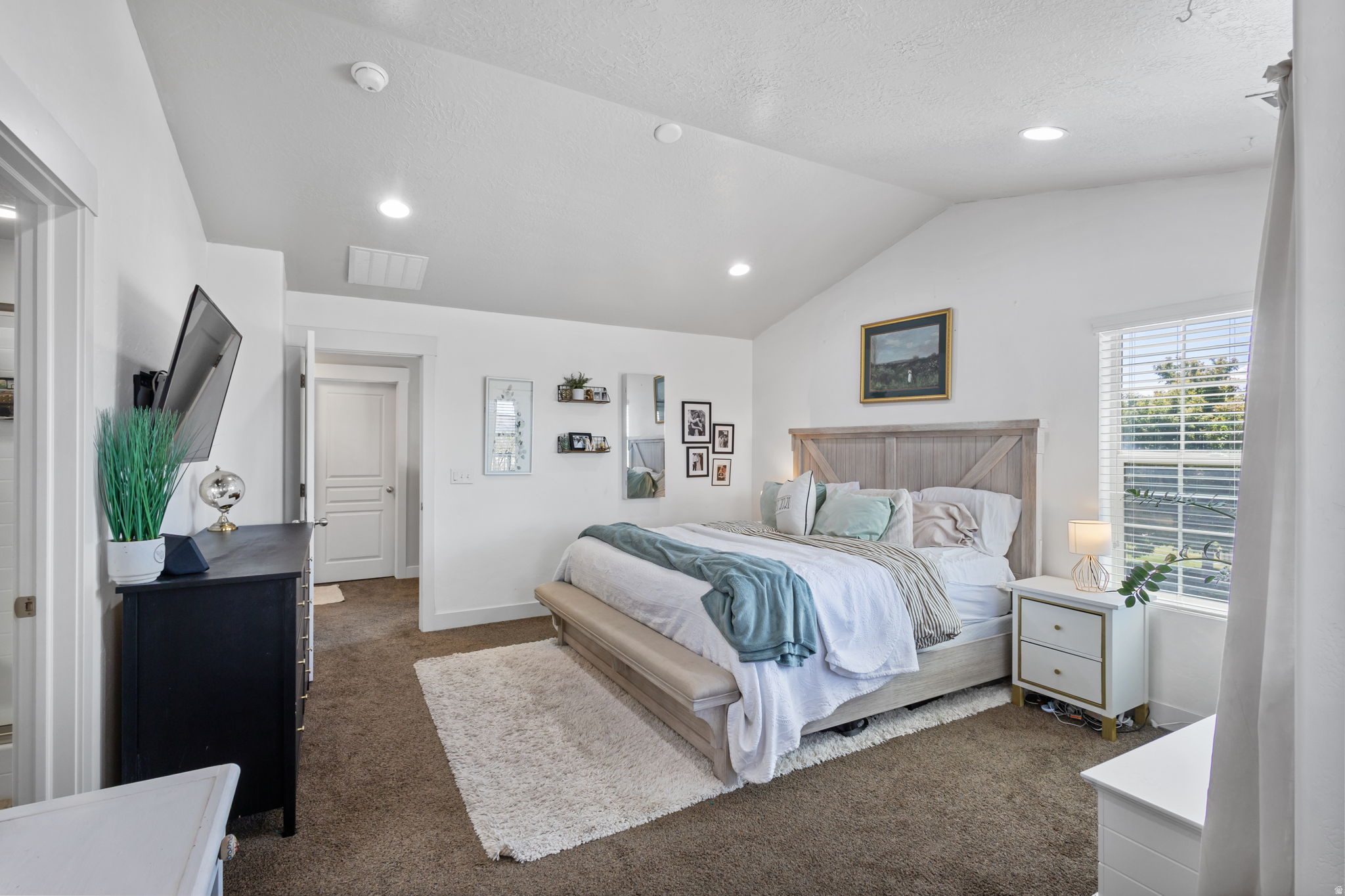 SARATOGA SPRINGS - Residential