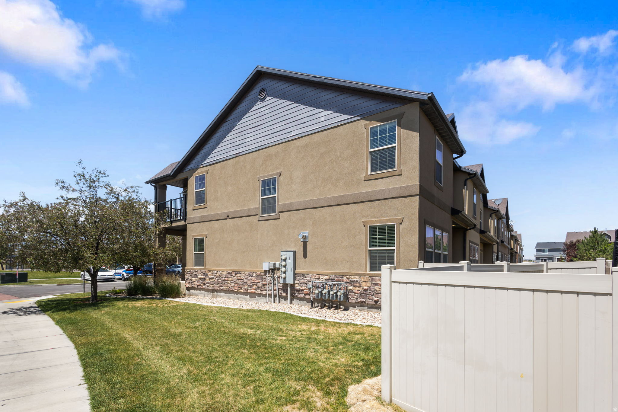 SARATOGA SPRINGS - Residential