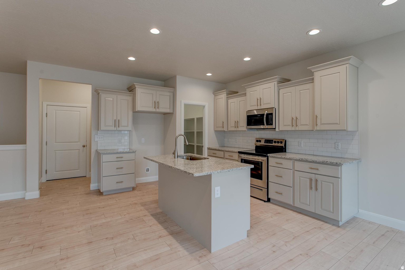 OAKRIDGE COVE - Residential