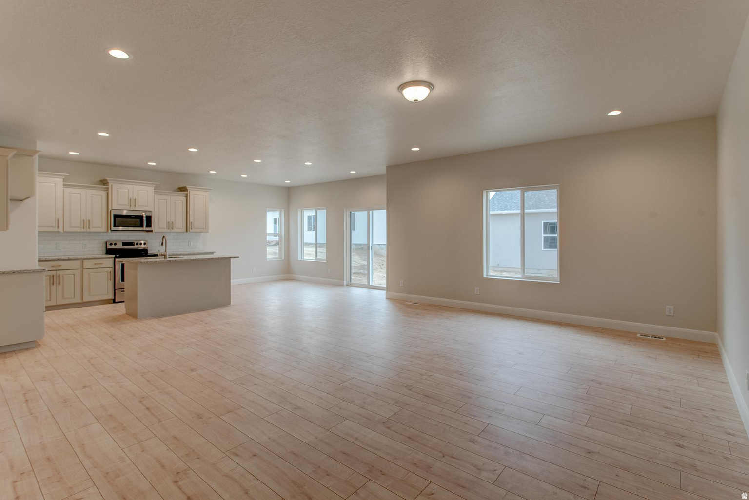 OAKRIDGE COVE - Residential