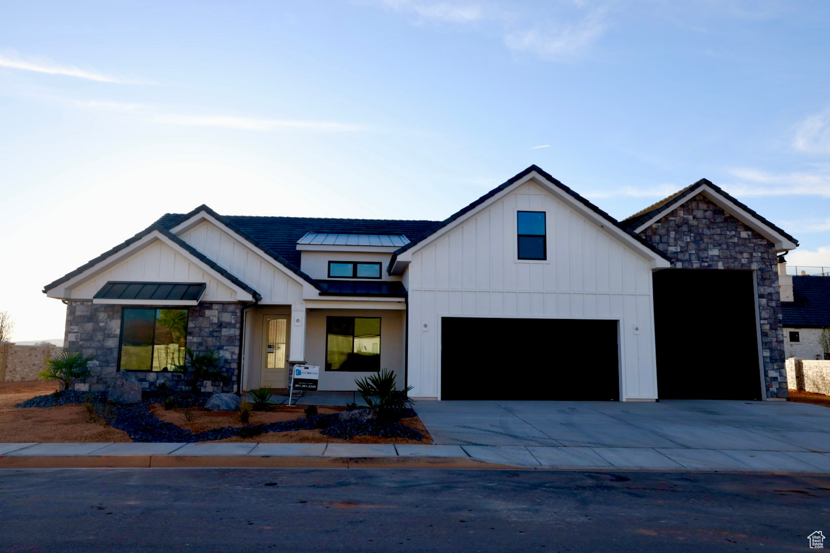 HAWKEYE POINT - Residential