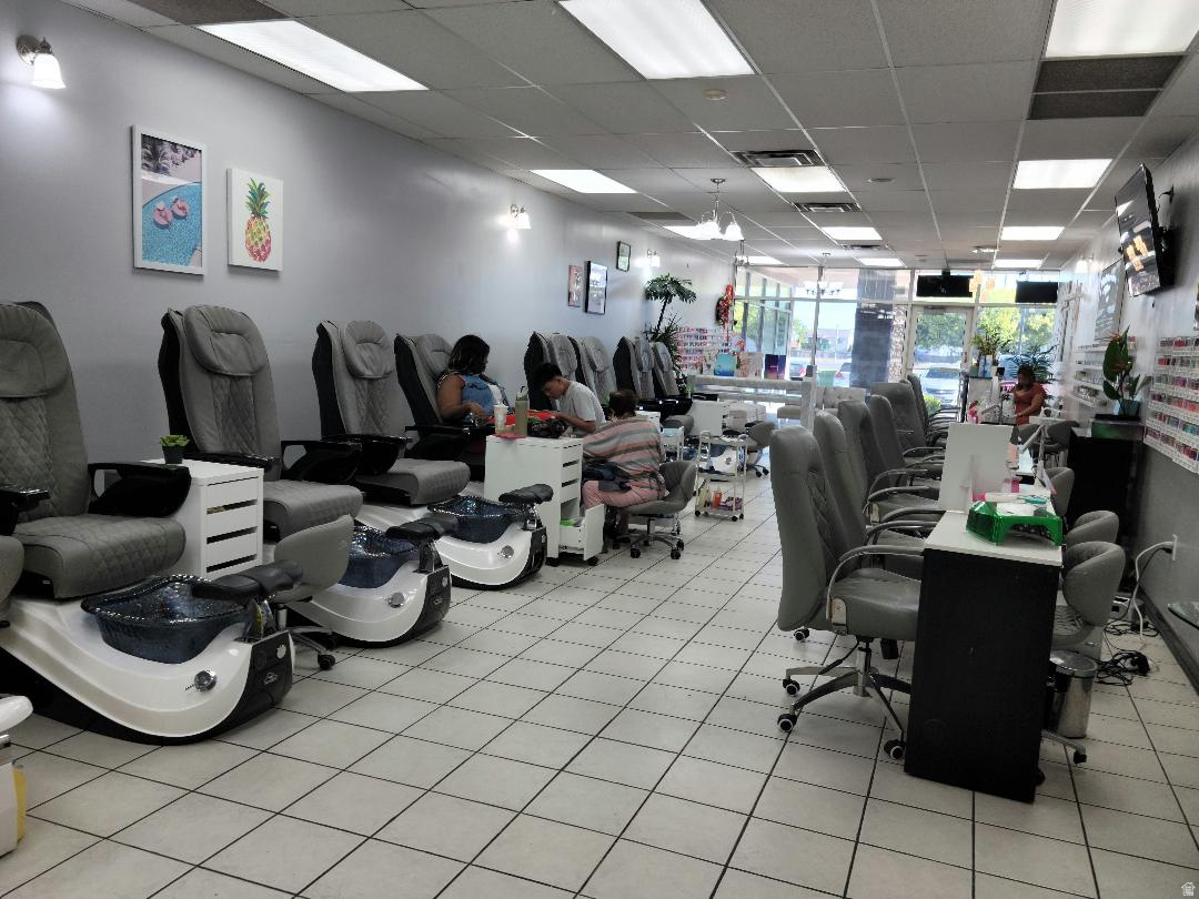 LIVINGSTON RETAIL PROPERTY - Commercial Sale