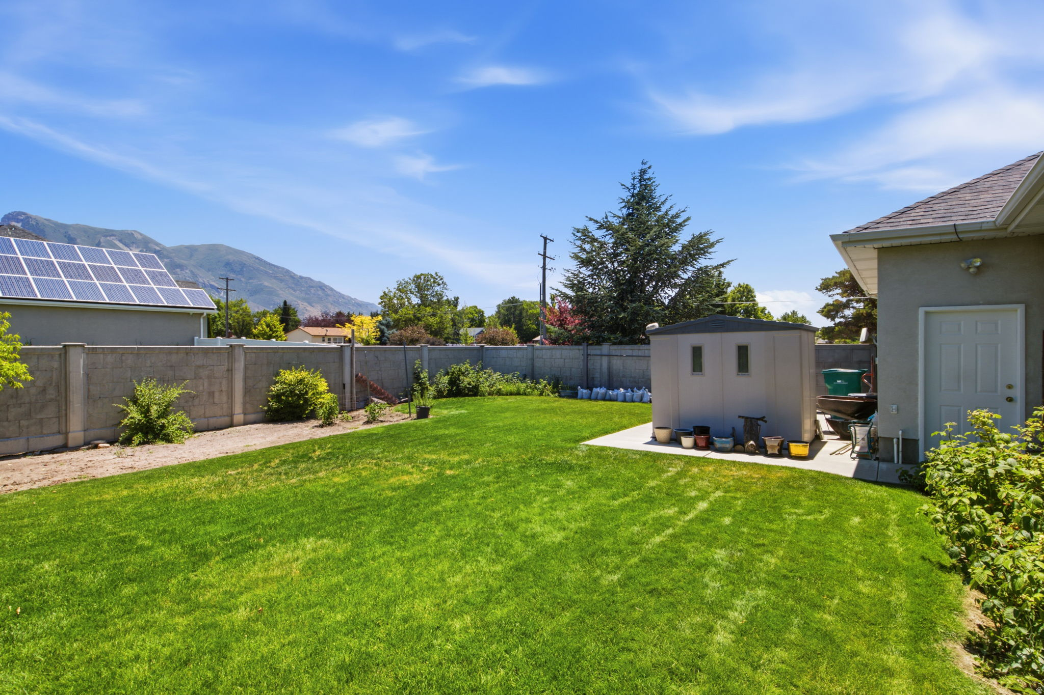 ALPINE SHADOWS - Residential